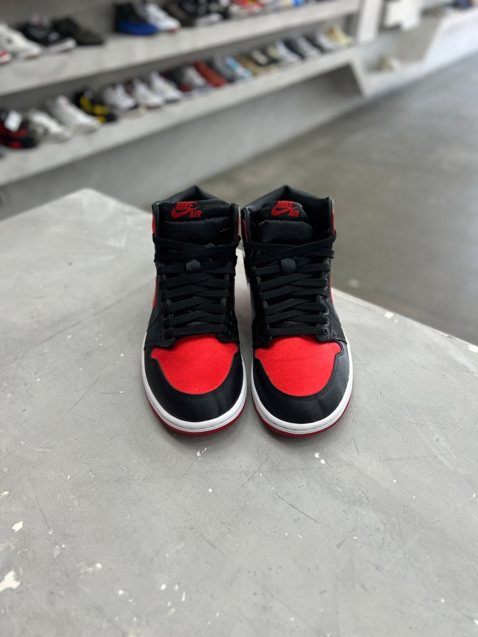 Jordan 1 Retro High OG Satin Bred Sz 9.5 (PREOWNED) (NO BOX) - Restock AveJordan 1 Retro High OG Satin Bred Sz 9.5 (PREOWNED) (NO BOX)Restock AveRestock Ave9.5Restock Ave