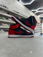Jordan 1 Retro High OG Satin Bred Sz 9.5 (PREOWNED) (NO BOX) - Restock AveJordan 1 Retro High OG Satin Bred Sz 9.5 (PREOWNED) (NO BOX)Restock AveRestock Ave9.5Restock Ave