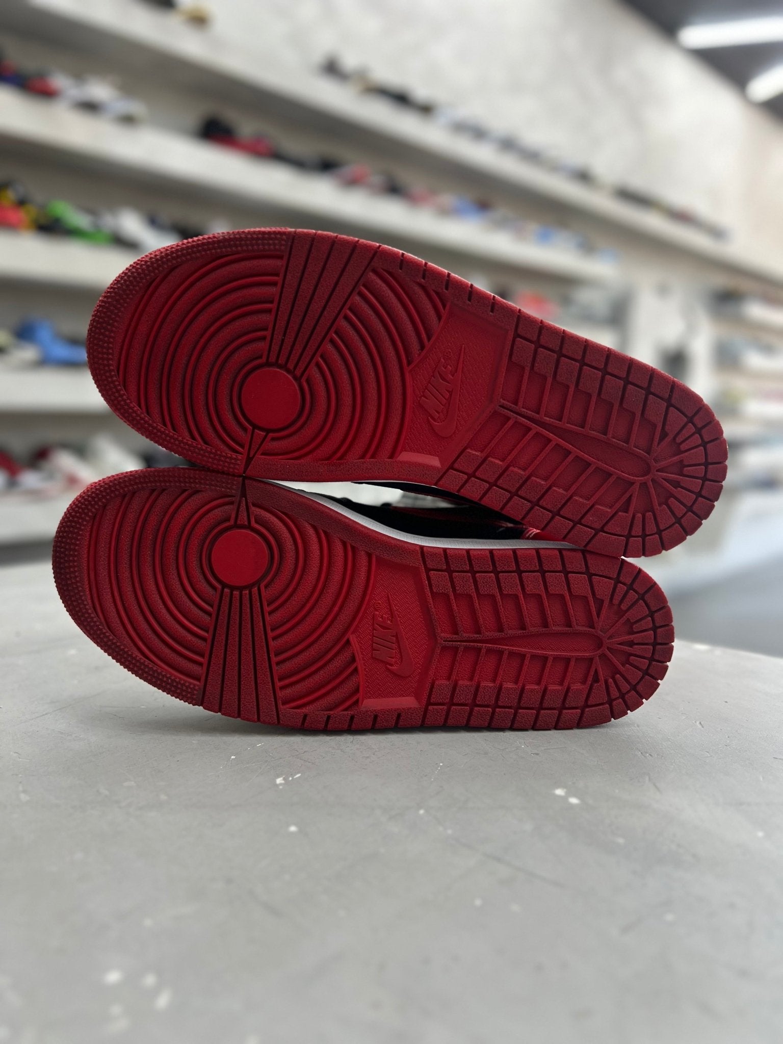 Jordan 1 Retro High OG Satin Bred Sz 9.5 (PREOWNED) (NO BOX) - Restock AveJordan 1 Retro High OG Satin Bred Sz 9.5 (PREOWNED) (NO BOX)Restock AveRestock Ave9.5Restock Ave
