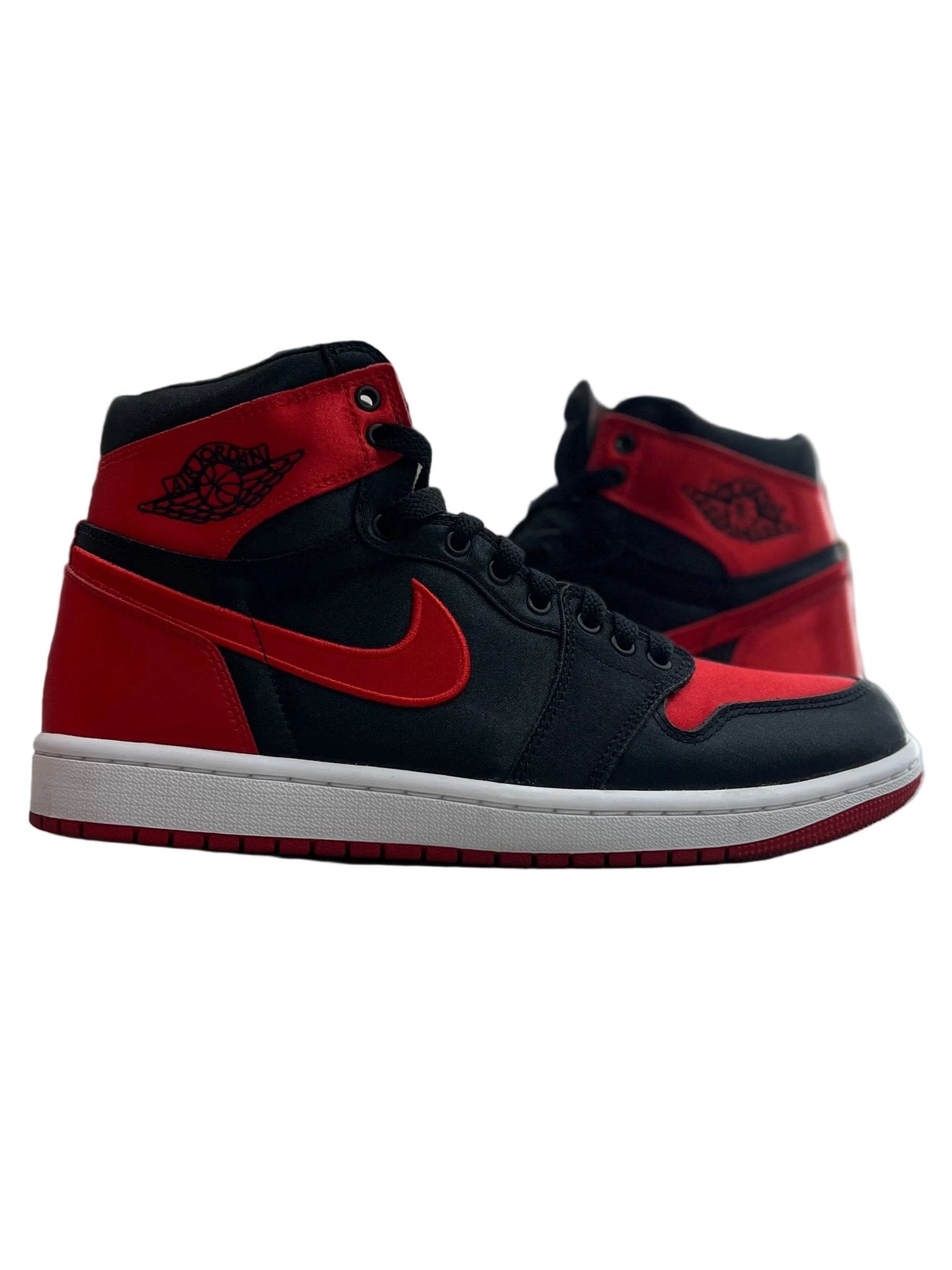 Jordan 1 Retro High OG Satin Bred Sz 9.5 (PREOWNED) (NO BOX) - Restock AveJordan 1 Retro High OG Satin Bred Sz 9.5 (PREOWNED) (NO BOX)Restock AveRestock Ave9.5Restock Ave