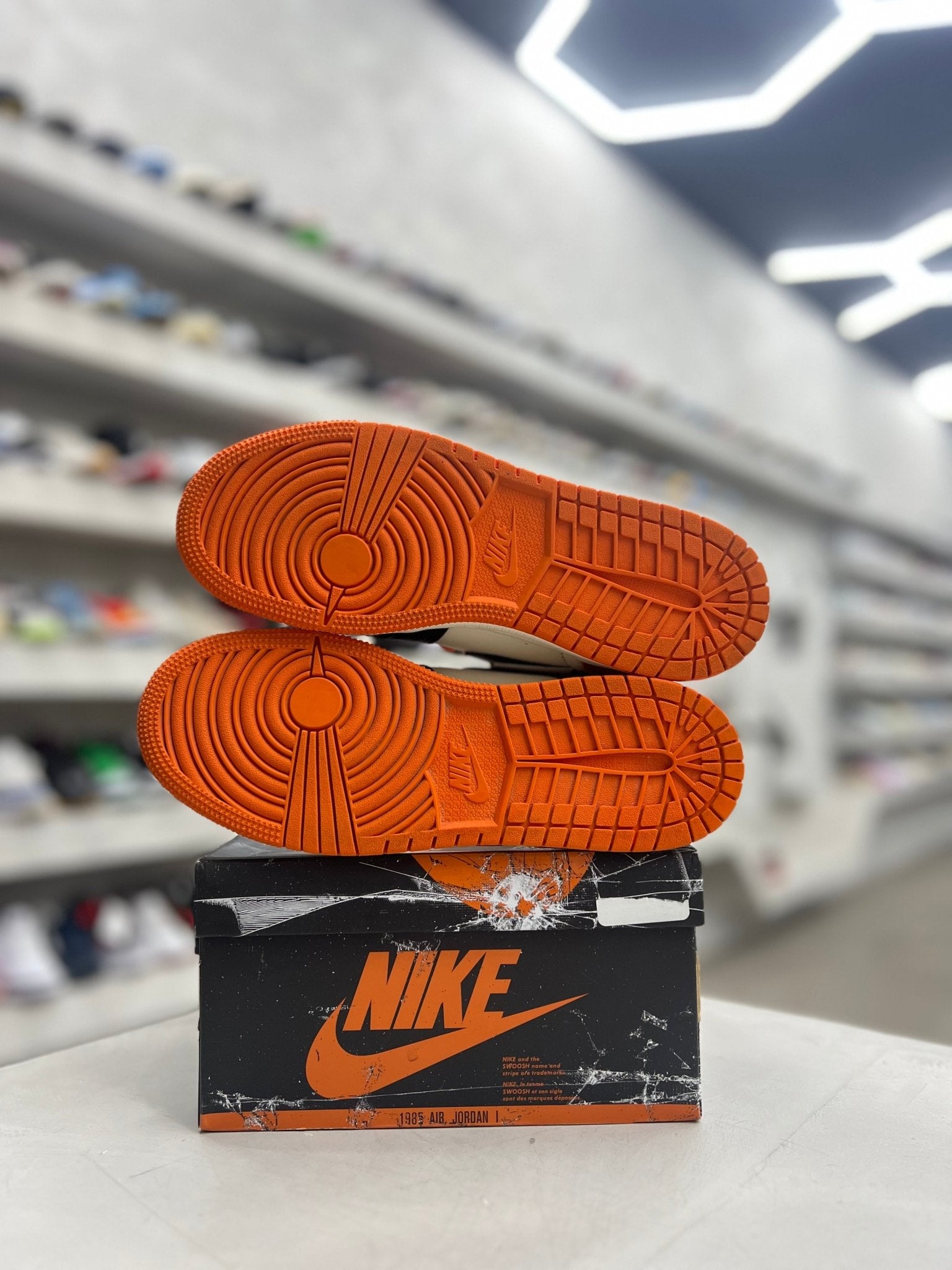 Jordan 1 Retro High OG Shattered Backboard Sz 5.5 (PREOWNED) - Restock AveJordan 1 Retro High OG Shattered Backboard Sz 5.5 (PREOWNED)Restock AveRestock Ave5.5y98086259Restock Ave