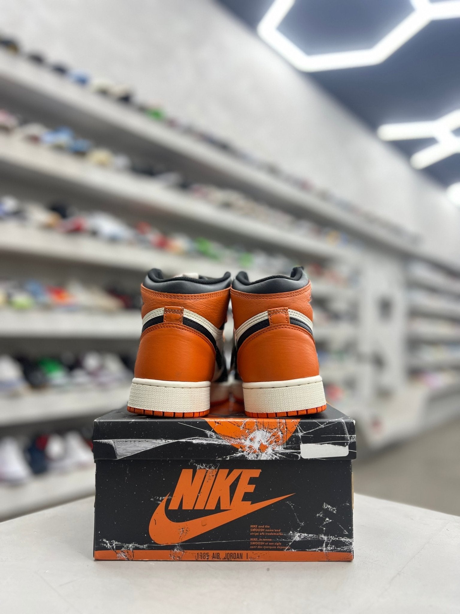 Jordan 1 Retro High OG Shattered Backboard Sz 5.5 (PREOWNED) - Restock AveJordan 1 Retro High OG Shattered Backboard Sz 5.5 (PREOWNED)Restock AveRestock Ave5.5y98086259Restock Ave