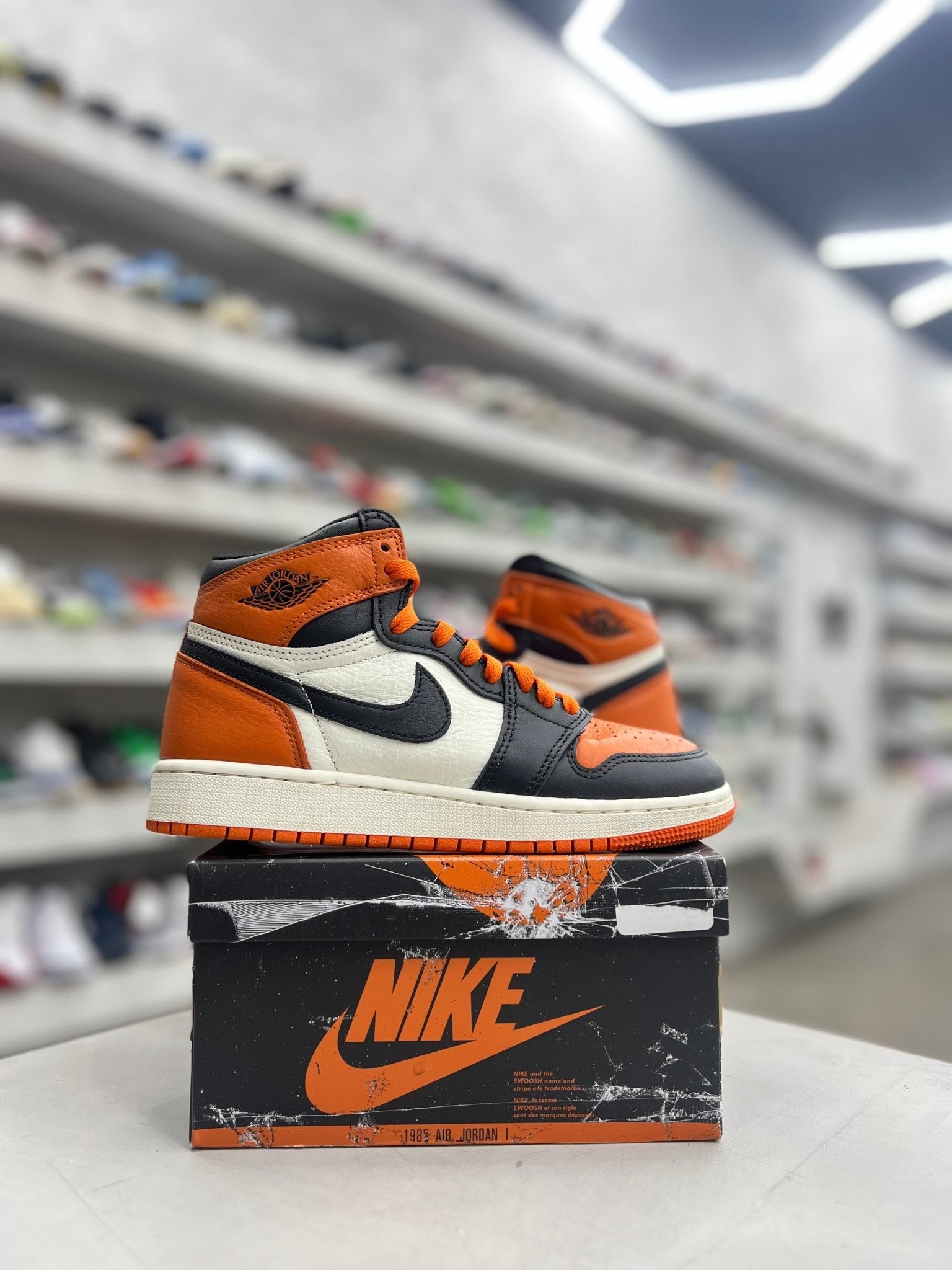 Jordan 1 Retro High OG Shattered Backboard Sz 5.5 (PREOWNED) - Restock AveJordan 1 Retro High OG Shattered Backboard Sz 5.5 (PREOWNED)Restock AveRestock Ave5.5y98086259Restock Ave