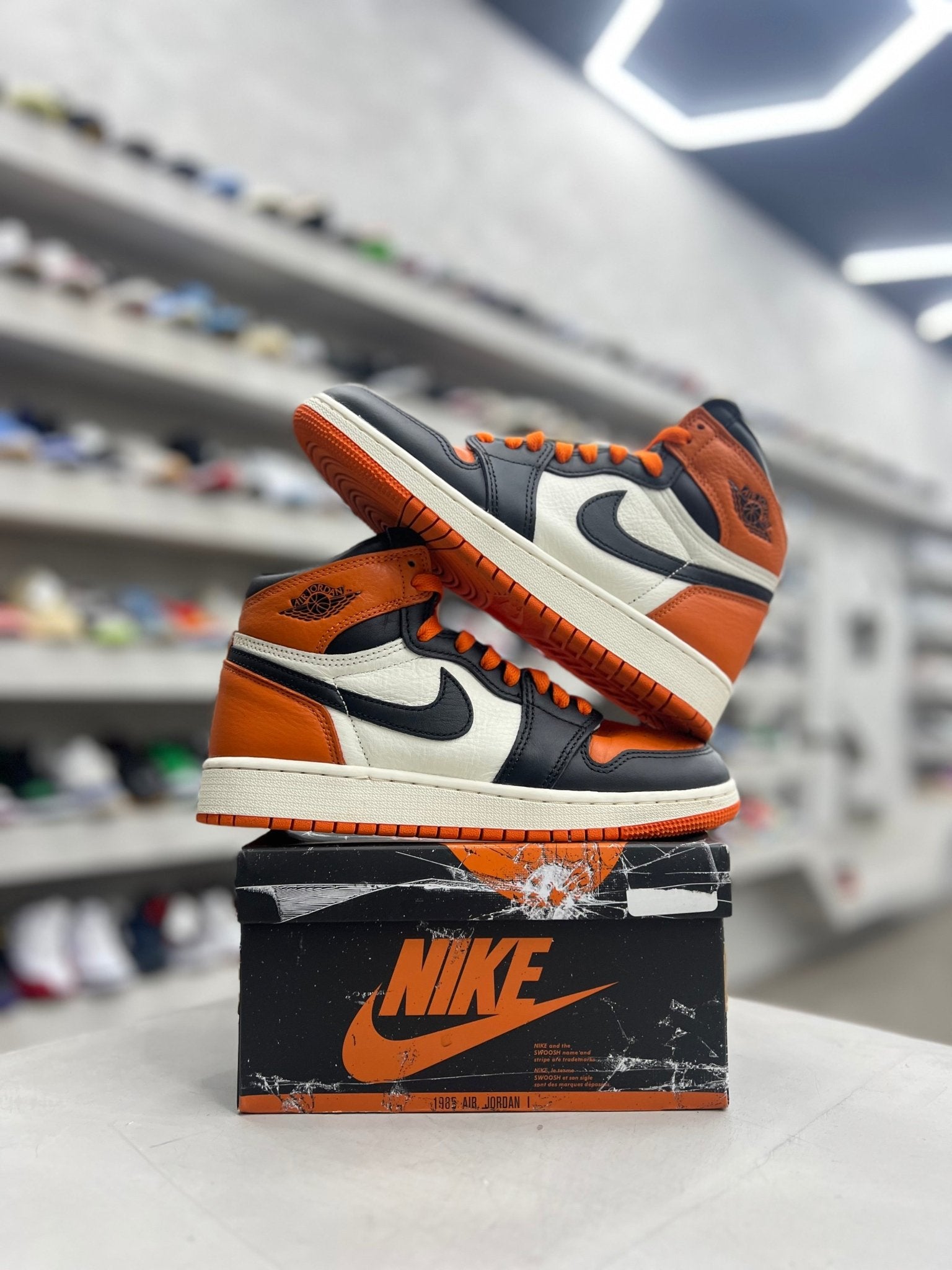 Jordan 1 Retro High OG Shattered Backboard Sz 5.5 (PREOWNED) - Restock AveJordan 1 Retro High OG Shattered Backboard Sz 5.5 (PREOWNED)Restock AveRestock Ave5.5y98086259Restock Ave