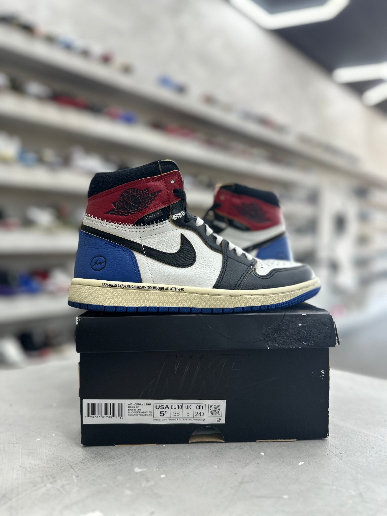 Jordan 1 Retro High OG SP Fragment x Union LA Varsity Red Sport Royal Sz 5.5 (PREOWNED) - Restock AveJordan 1 Retro High OG SP Fragment x Union LA Varsity Red Sport Royal Sz 5.5 (PREOWNED)Restock AveRestock Ave5.5Restock Ave