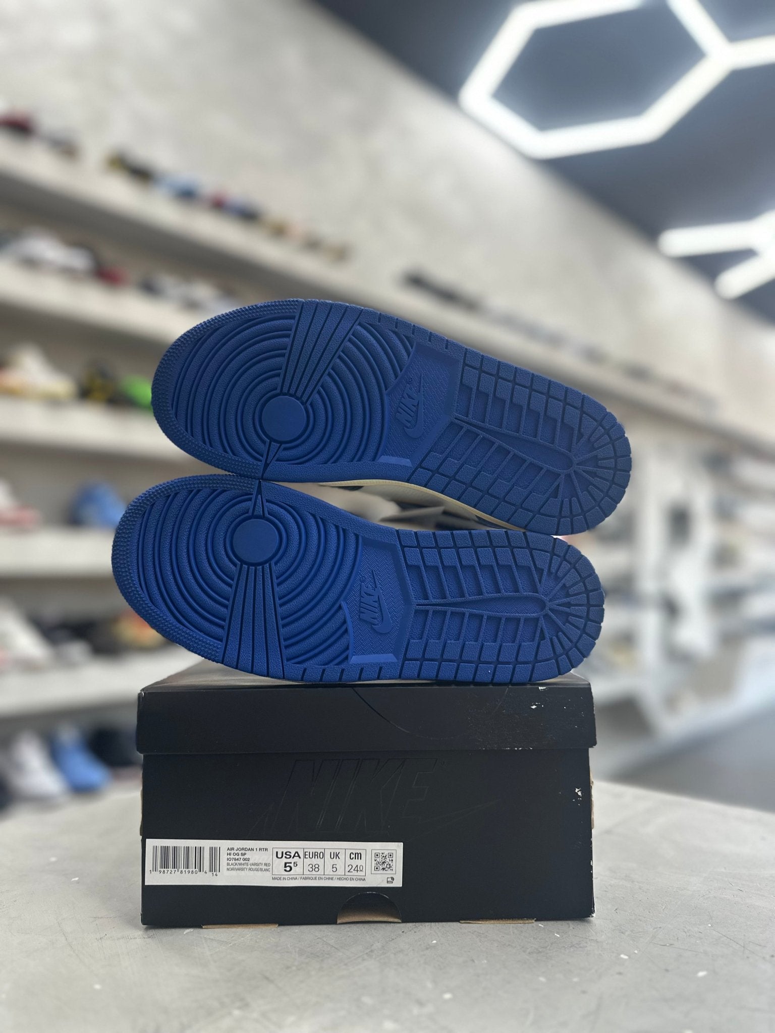 Jordan 1 Retro High OG SP Fragment x Union LA Varsity Red Sport Royal Sz 5.5y (PREOWNED) - Restock AveJordan 1 Retro High OG SP Fragment x Union LA Varsity Red Sport Royal Sz 5.5y (PREOWNED)Restock AveRestock Ave5.5Restock Ave