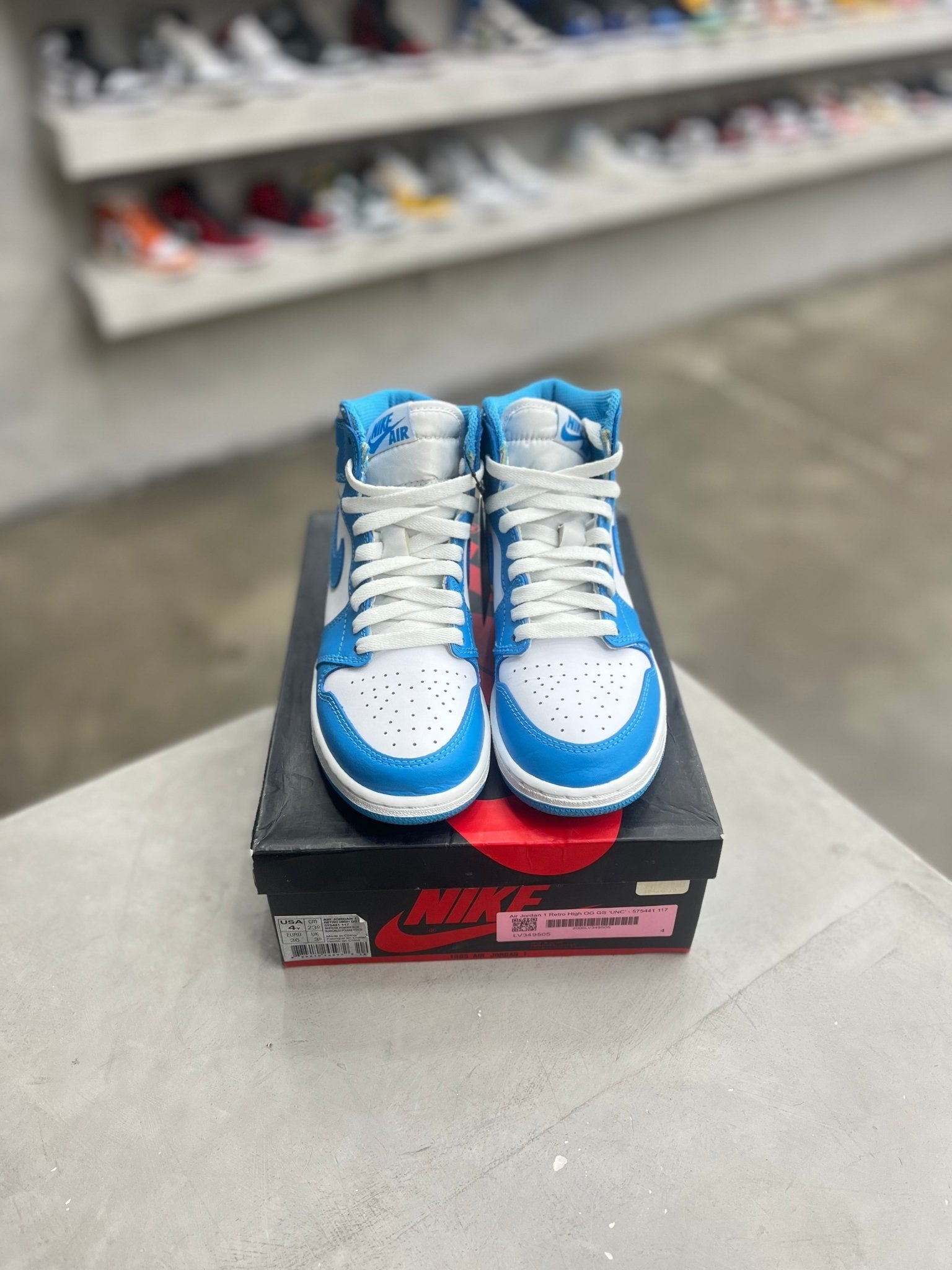 Jordan 1 Retro High OG UNC Sz 4y (PREOWNED) - Restock AveJordan 1 Retro High OG UNC Sz 4y (PREOWNED)Restock AveRestock Ave4yRestock Ave