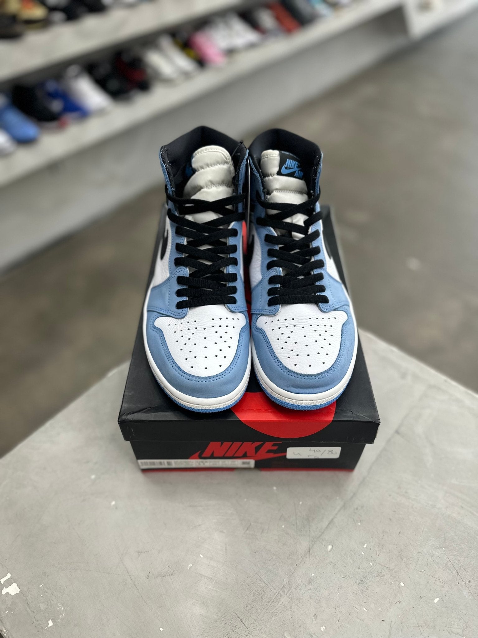 Jordan 1 Retro High OG University Blue Sz 11 (PREOWNED) - Restock AveJordan 1 Retro High OG University Blue Sz 11 (PREOWNED)Restock AveRestock Ave11Restock Ave