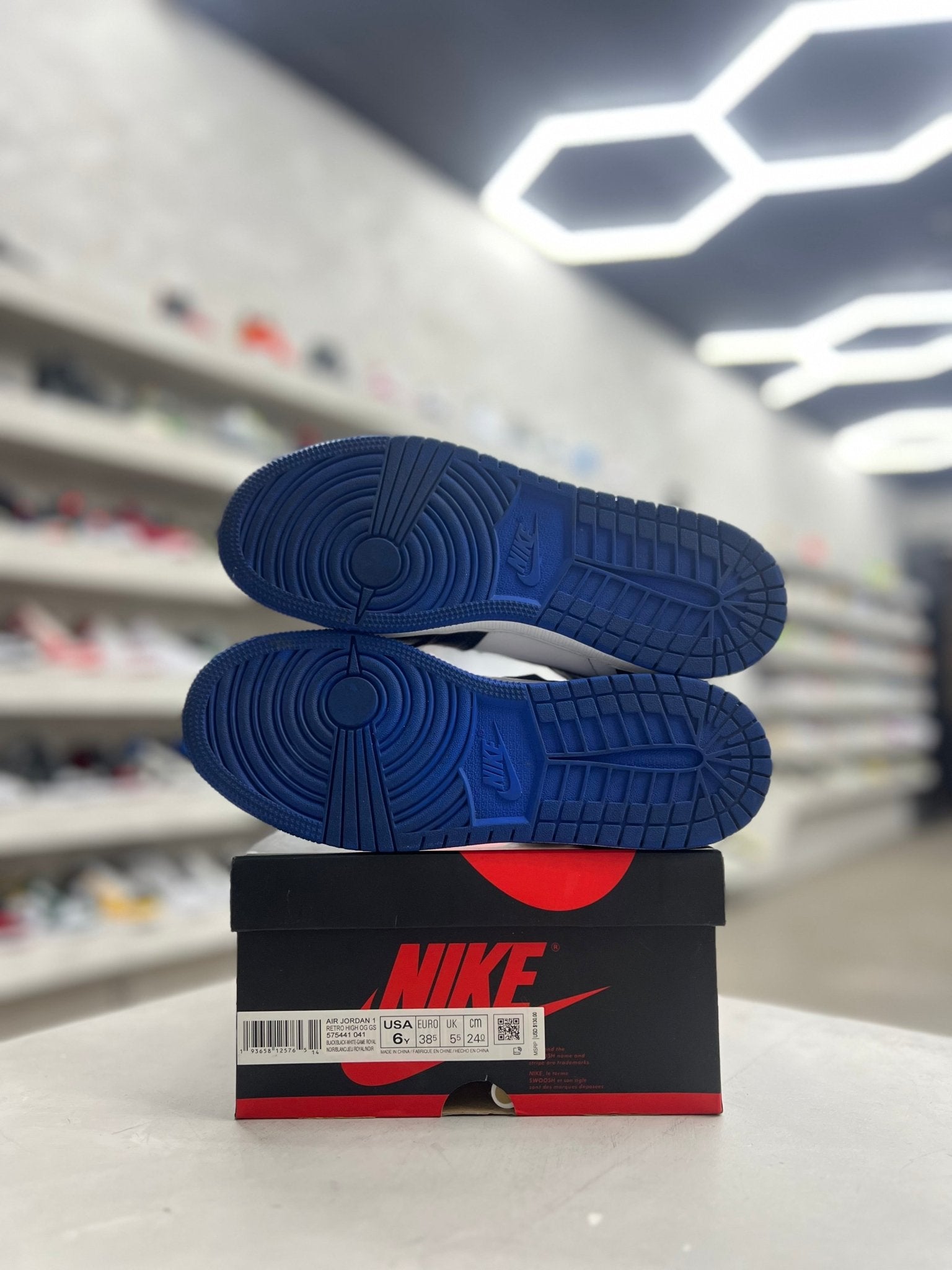 Jordan 1 Retro High Royal Toe Sz 6Y (PREOWNED) - Restock AveJordan 1 Retro High Royal Toe Sz 6Y (PREOWNED)Restock AveRestock Ave6yRestock Ave