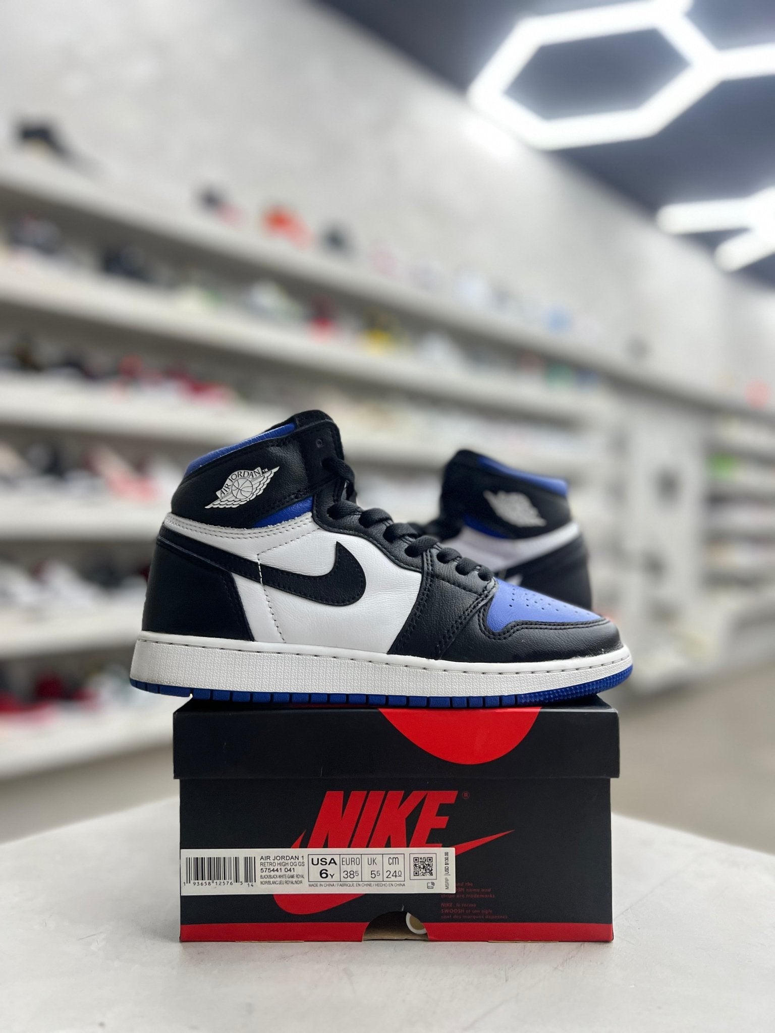 Jordan 1 Retro High Royal Toe Sz 6Y (PREOWNED) - Restock AveJordan 1 Retro High Royal Toe Sz 6Y (PREOWNED)Restock AveRestock Ave6yRestock Ave