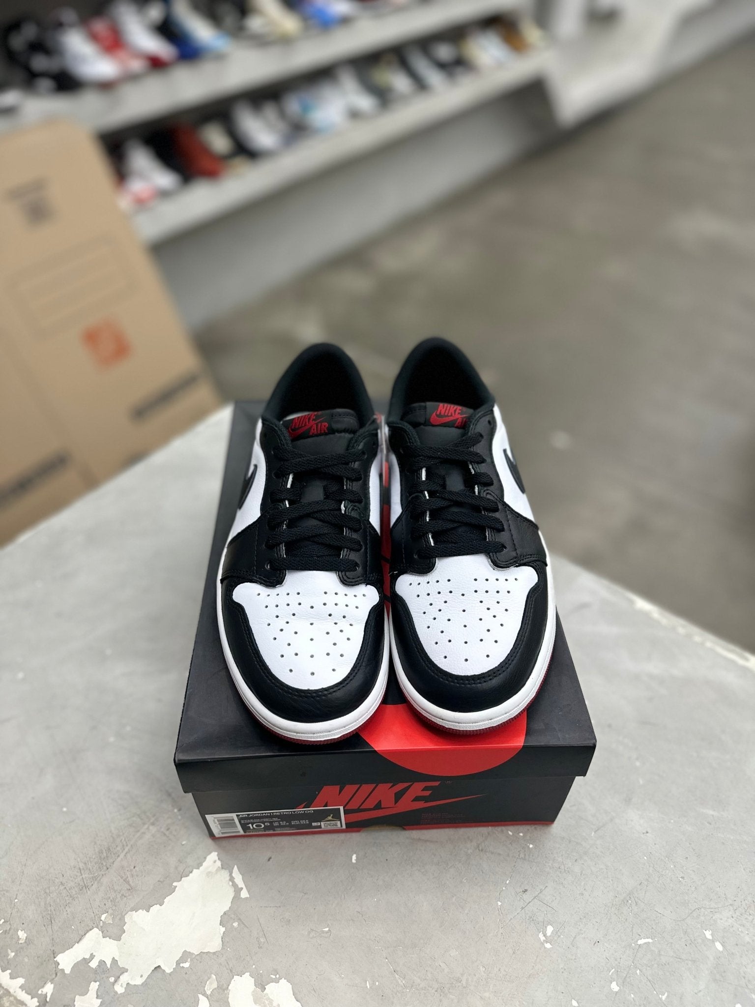 Jordan 1 Retro Low OG Black Toe Sz 10.5 (PREOWNED) - Restock AveJordan 1 Retro Low OG Black Toe Sz 10.5 (PREOWNED)Restock AveRestock Ave10.5Restock Ave