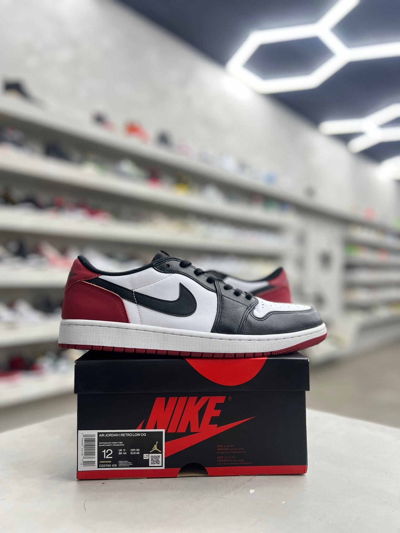 Jordan 1 Retro Low OG Black Toe Sz 12 (PREOWNED) - Restock AveJordan 1 Retro Low OG Black Toe Sz 12 (PREOWNED)Restock AveRestock Ave12Restock Ave