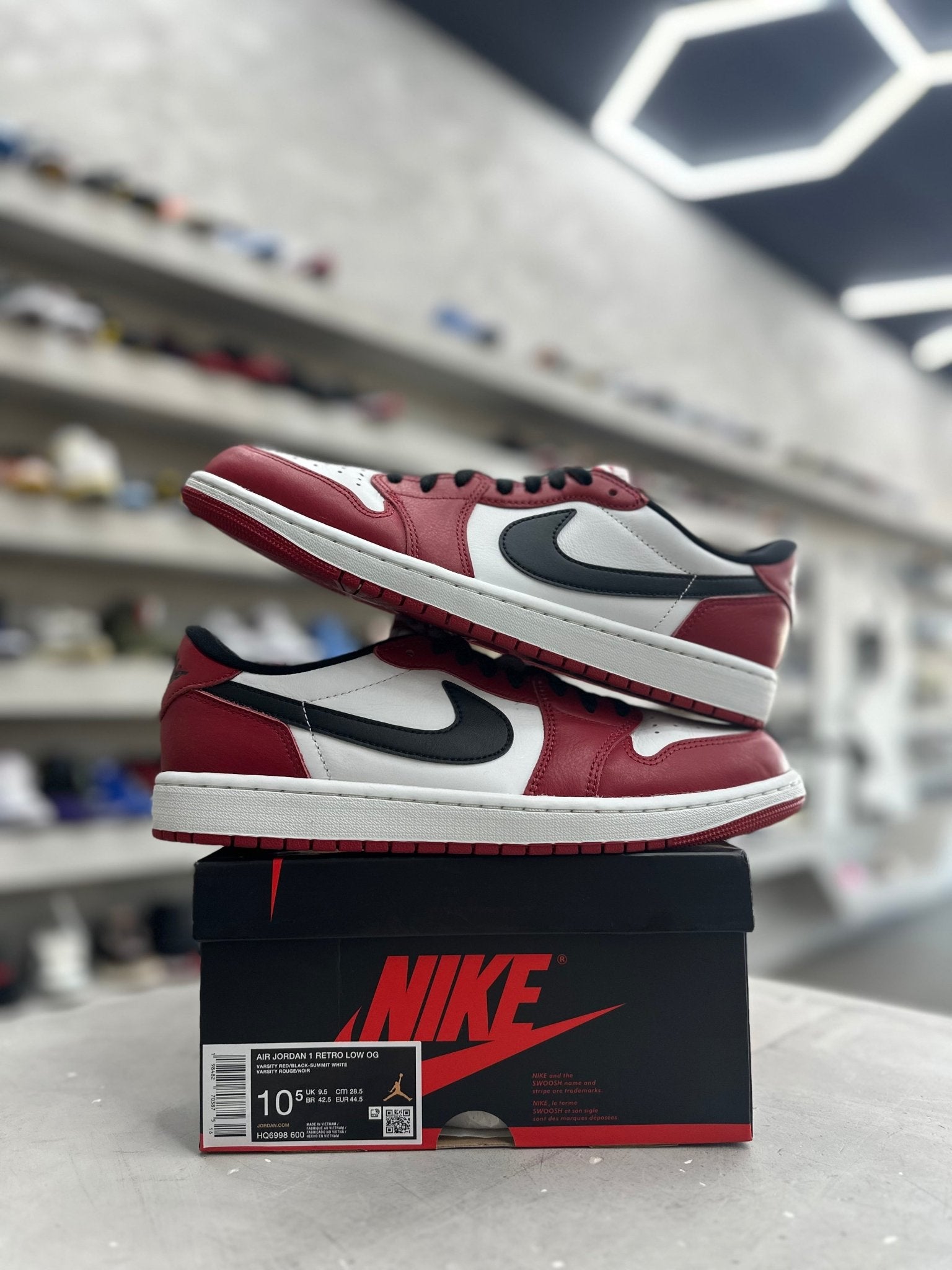 Jordan 1 Retro Low OG Chicago Sz 10.5 (PREOWNED) - Restock AveJordan 1 Retro Low OG Chicago Sz 10.5 (PREOWNED)Restock AveRestock Ave10.5Restock Ave
