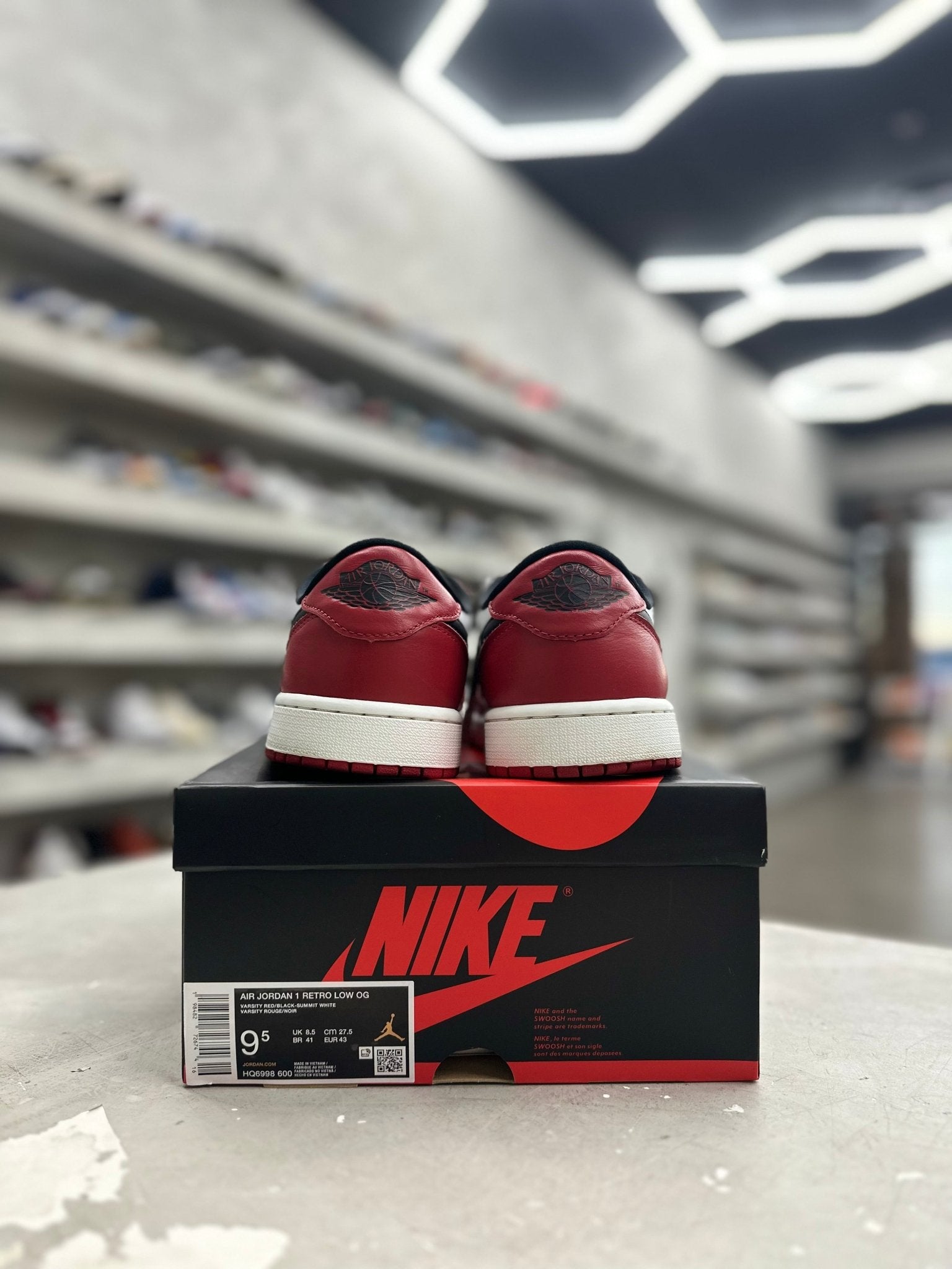 Jordan 1 Retro Low OG Chicago Sz 9.5 (PREOWNED) - Restock AveJordan 1 Retro Low OG Chicago Sz 9.5 (PREOWNED)Restock AveRestock Ave9.5Restock Ave