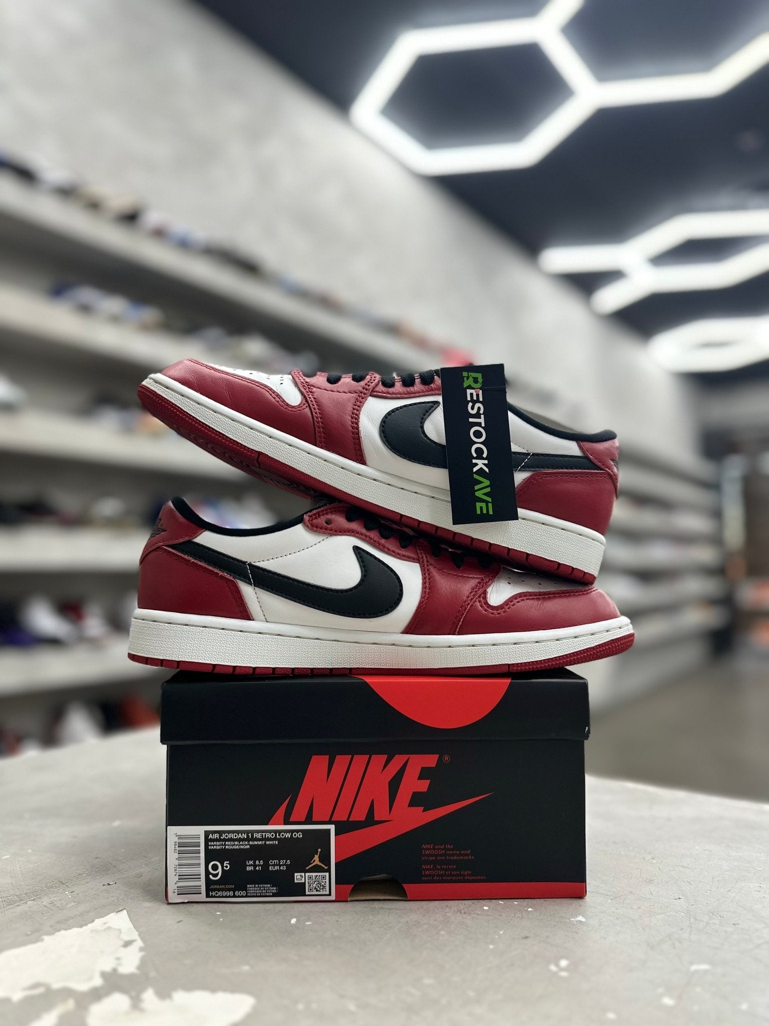 Jordan 1 Retro Low OG Chicago Sz 9.5 (PREOWNED) - Restock AveJordan 1 Retro Low OG Chicago Sz 9.5 (PREOWNED)Restock AveRestock Ave9.5Restock Ave