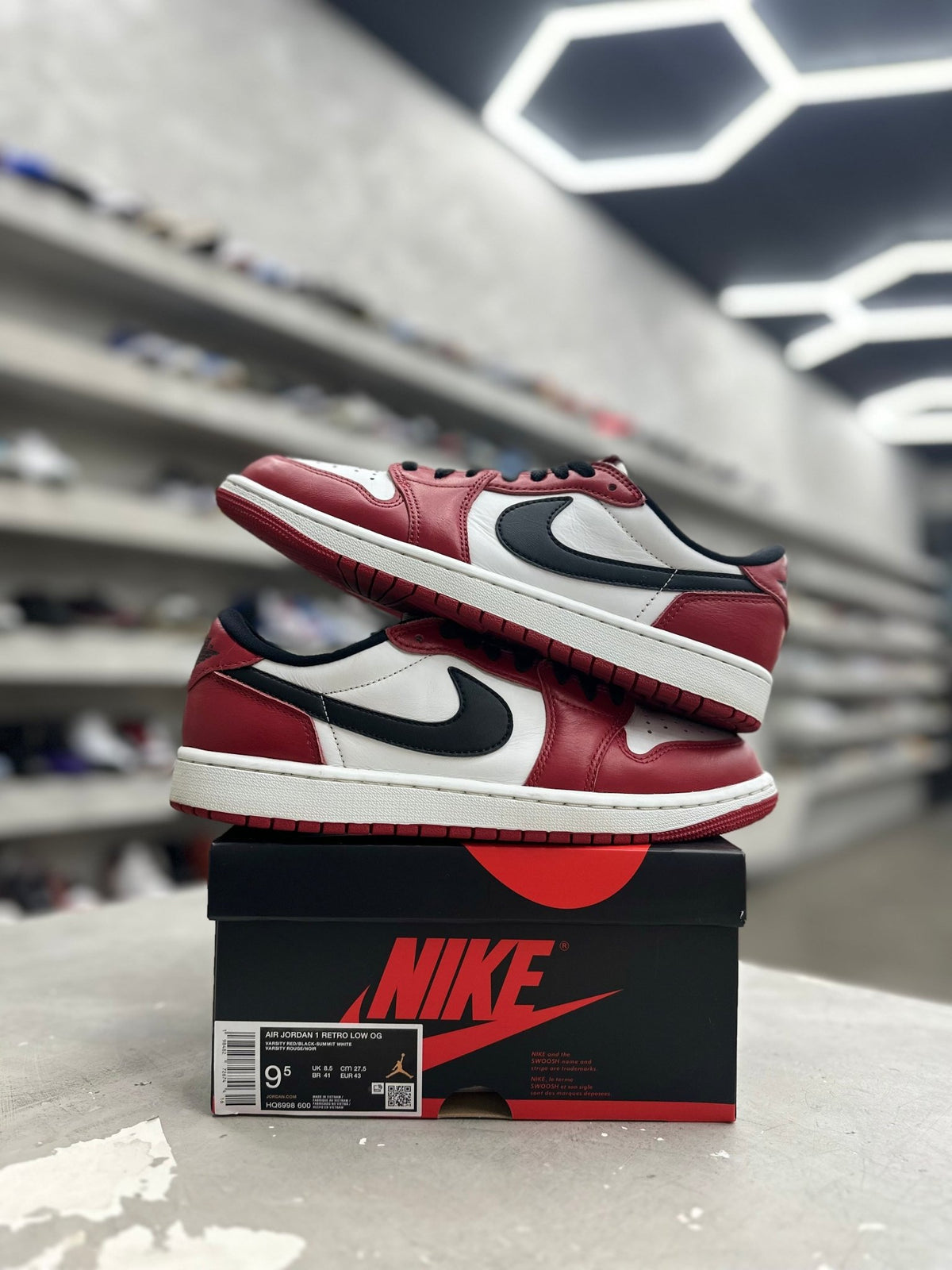 Jordan 1 Retro Low OG Chicago Sz 9.5 (PREOWNED) - Restock AveJordan 1 Retro Low OG Chicago Sz 9.5 (PREOWNED)Restock AveRestock Ave9.5Restock Ave