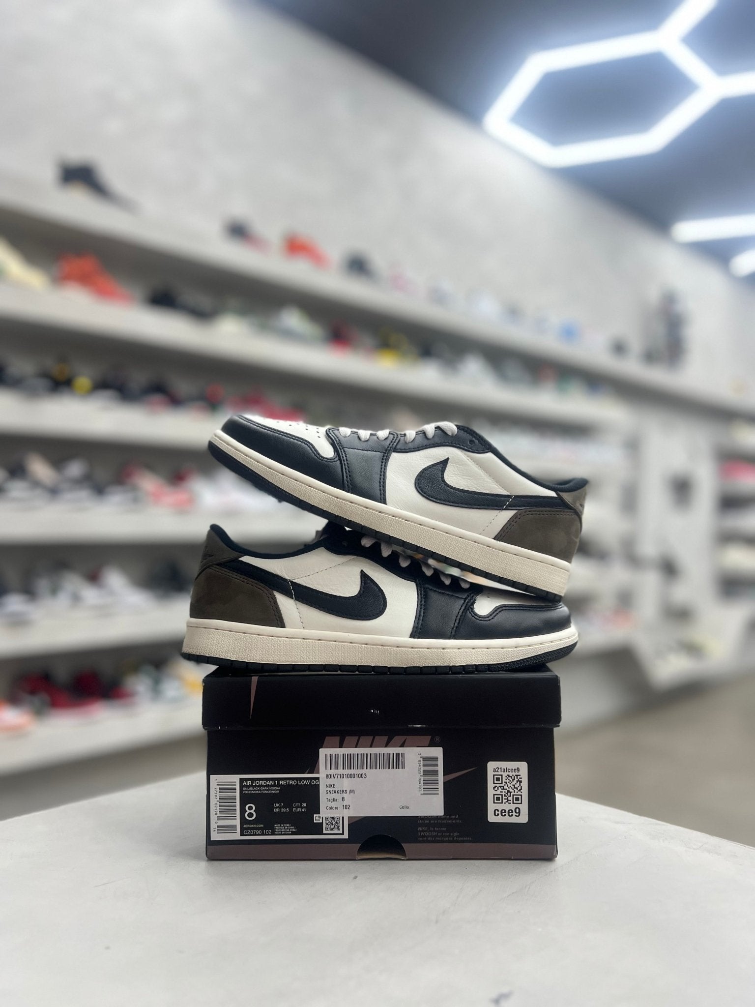 Jordan 1 Retro Low OG Mocha Sz 8 (PREOWNED) - Restock AveJordan 1 Retro Low OG Mocha Sz 8 (PREOWNED)Restock AveRestock Ave880481651Restock Ave