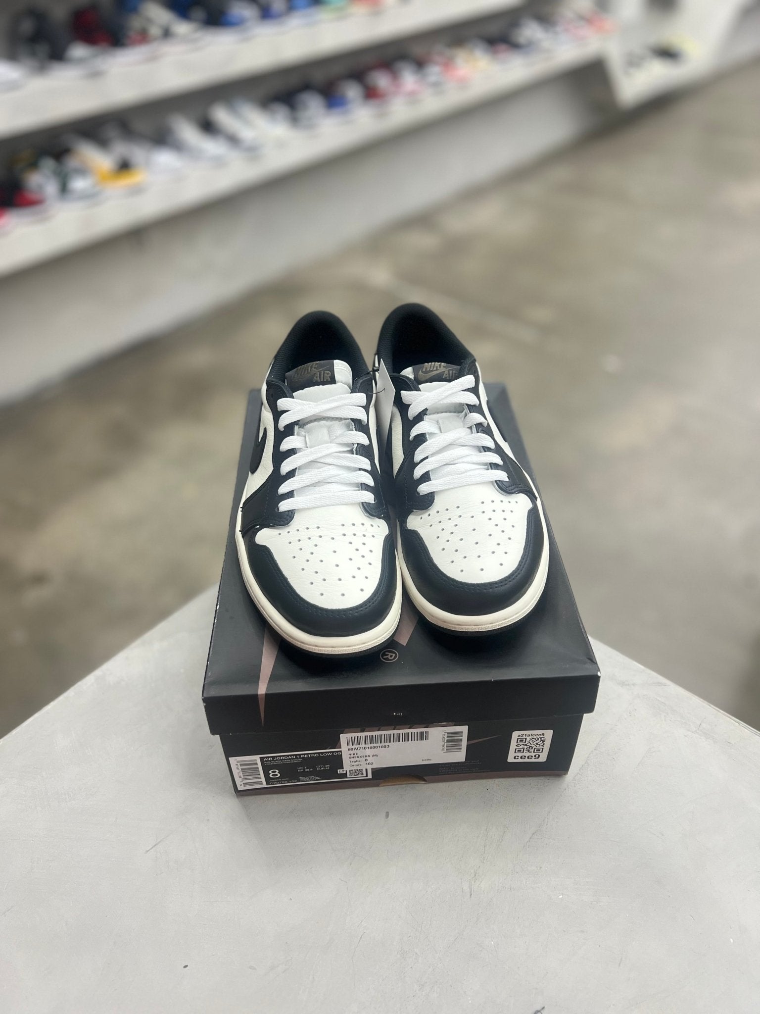 Jordan 1 Retro Low OG Mocha Sz 8 (PREOWNED) - Restock AveJordan 1 Retro Low OG Mocha Sz 8 (PREOWNED)Restock AveRestock Ave880481651Restock Ave