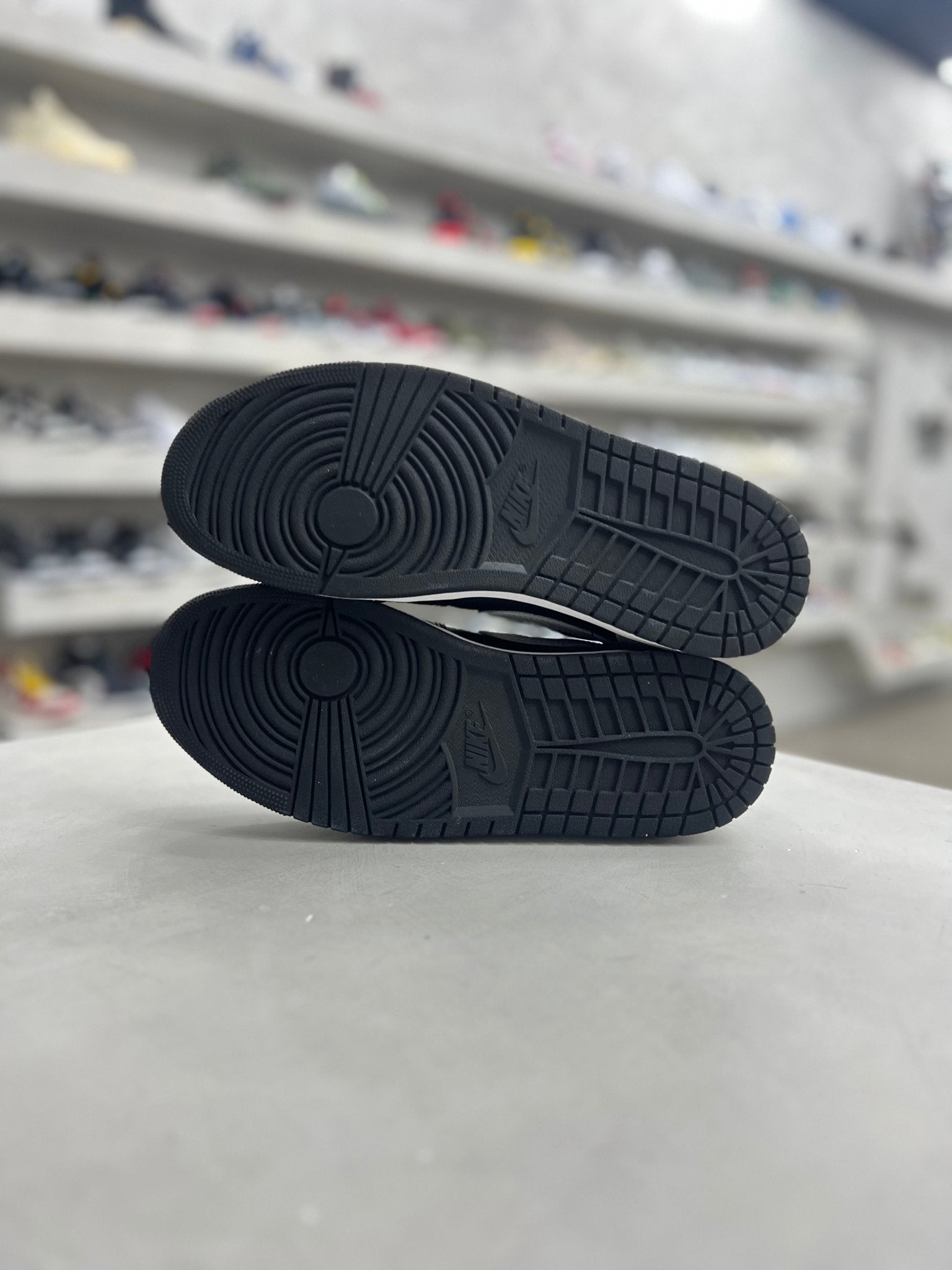 Jordan 1 Retro Low OG Shadow Sz 10.5 (PREOWNED) (NO BOX) - Restock AveJordan 1 Retro Low OG Shadow Sz 10.5 (PREOWNED) (NO BOX)Restock AveRestock Ave10.546155379Restock Ave