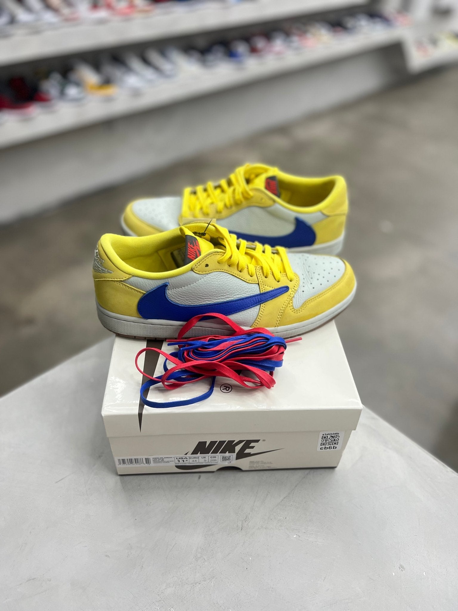 Jordan 1 Retro Low OG SP Travis Scott Canary Sz w11.5/10M (PREOWNED) - Restock AveJordan 1 Retro Low OG SP Travis Scott Canary Sz w11.5/10M (PREOWNED)Restock AveRestock AveW11.5/10men42004339Restock Ave