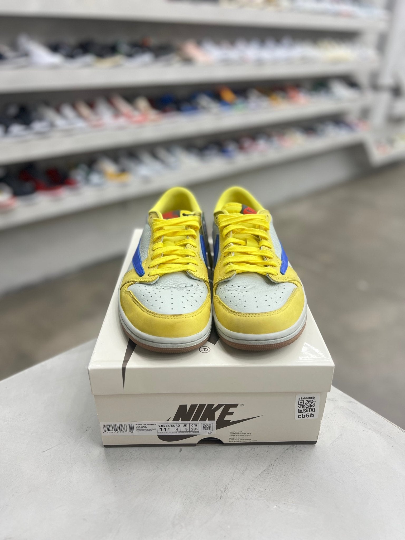 Jordan 1 Retro Low OG SP Travis Scott Canary Sz w11.5/10M (PREOWNED) - Restock AveJordan 1 Retro Low OG SP Travis Scott Canary Sz w11.5/10M (PREOWNED)Restock AveRestock AveW11.5/10men42004339Restock Ave