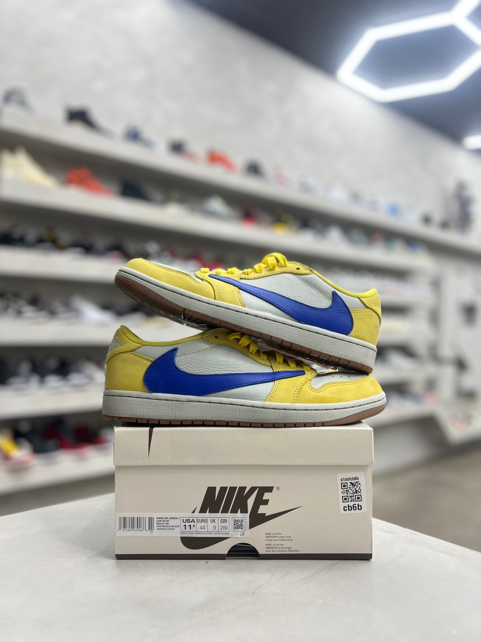 Jordan 1 Retro Low OG SP Travis Scott Canary Sz w11.5/10M (PREOWNED) - Restock AveJordan 1 Retro Low OG SP Travis Scott Canary Sz w11.5/10M (PREOWNED)Restock AveRestock AveW11.5/10men42004339Restock Ave