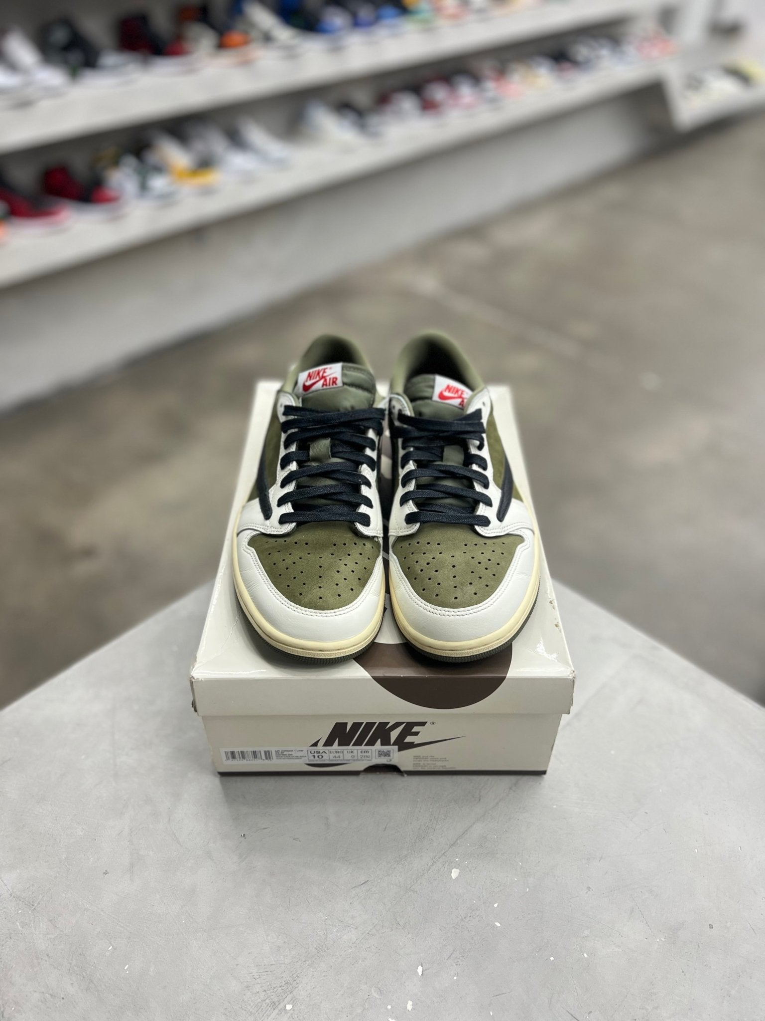 Jordan 1 Retro Low OG SP Travis Scott Medium Olive Sz 10 (PREOWNED) - Restock AveJordan 1 Retro Low OG SP Travis Scott Medium Olive Sz 10 (PREOWNED)Restock AveRestock Ave10Restock Ave