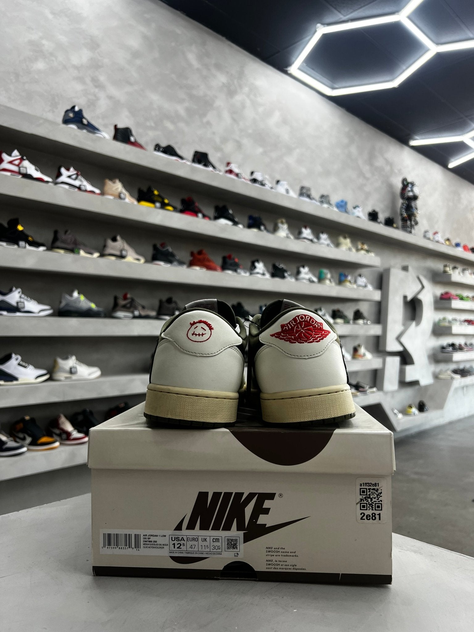 Jordan 1 Retro Low OG SP Travis Scott Medium Olive Sz 12.5 (PREOWNED) - Restock AveJordan 1 Retro Low OG SP Travis Scott Medium Olive Sz 12.5 (PREOWNED)Restock AveRestock Ave12.5Restock Ave