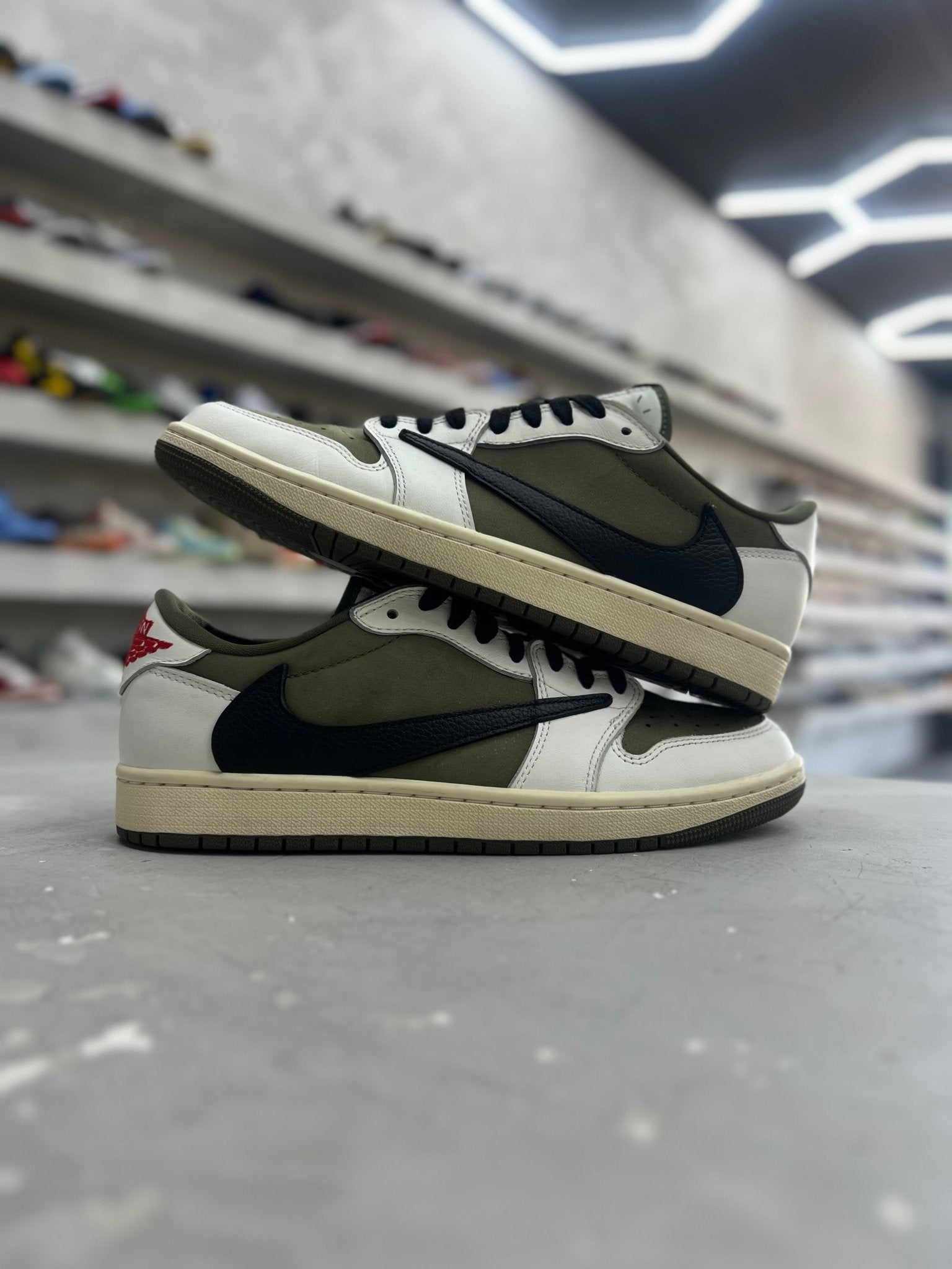 Jordan 1 Retro Low OG SP Travis Scott Medium Olive Sz 9.5 (PREOWNED) (NO BOX) - Restock AveJordan 1 Retro Low OG SP Travis Scott Medium Olive Sz 9.5 (PREOWNED) (NO BOX)Restock AveRestock Ave9.5Restock Ave