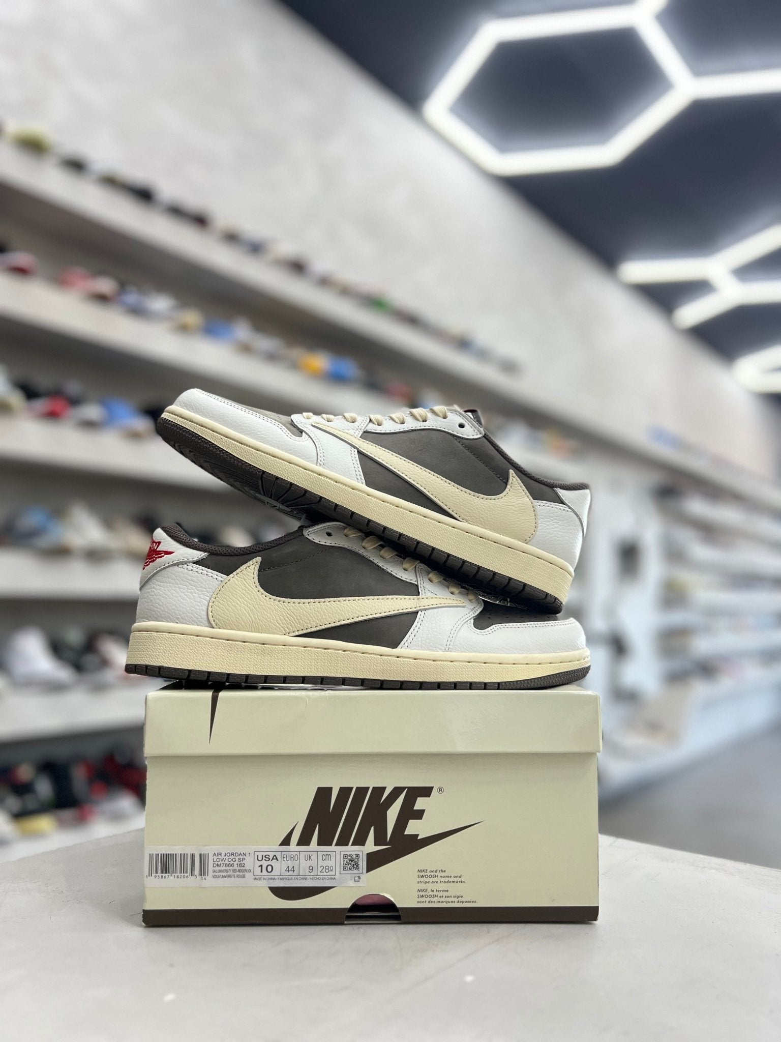Jordan 1 Retro Low OG SP Travis Scott Reverse Mocha Sz 10 (PREOWNED) - Restock AveJordan 1 Retro Low OG SP Travis Scott Reverse Mocha Sz 10 (PREOWNED)Restock AveRestock Ave1064305011Restock Ave