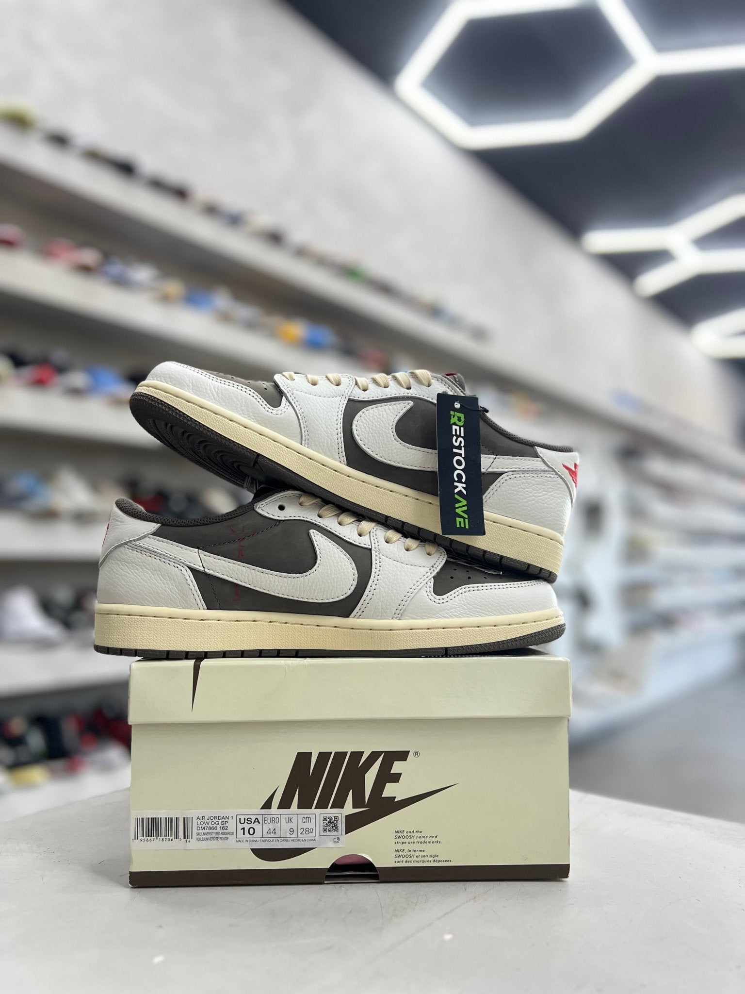 Jordan 1 Retro Low OG SP Travis Scott Reverse Mocha Sz 10 (PREOWNED) - Restock AveJordan 1 Retro Low OG SP Travis Scott Reverse Mocha Sz 10 (PREOWNED)Restock AveRestock Ave1064305011Restock Ave