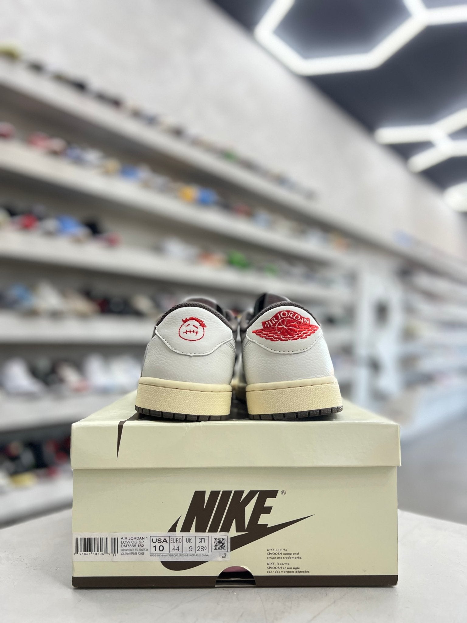 Jordan 1 Retro Low OG SP Travis Scott Reverse Mocha Sz 10 (PREOWNED) - Restock AveJordan 1 Retro Low OG SP Travis Scott Reverse Mocha Sz 10 (PREOWNED)Restock AveRestock Ave1064305011Restock Ave