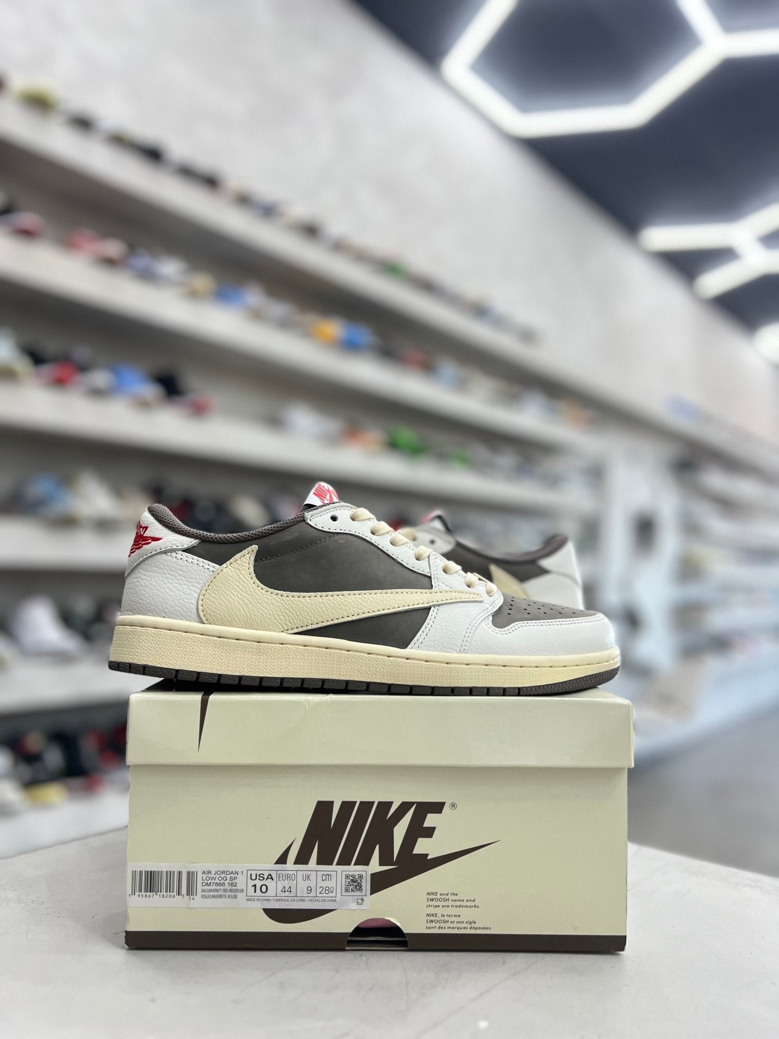 Jordan 1 Retro Low OG SP Travis Scott Reverse Mocha Sz 10 (PREOWNED) - Restock AveJordan 1 Retro Low OG SP Travis Scott Reverse Mocha Sz 10 (PREOWNED)Restock AveRestock Ave1064305011Restock Ave