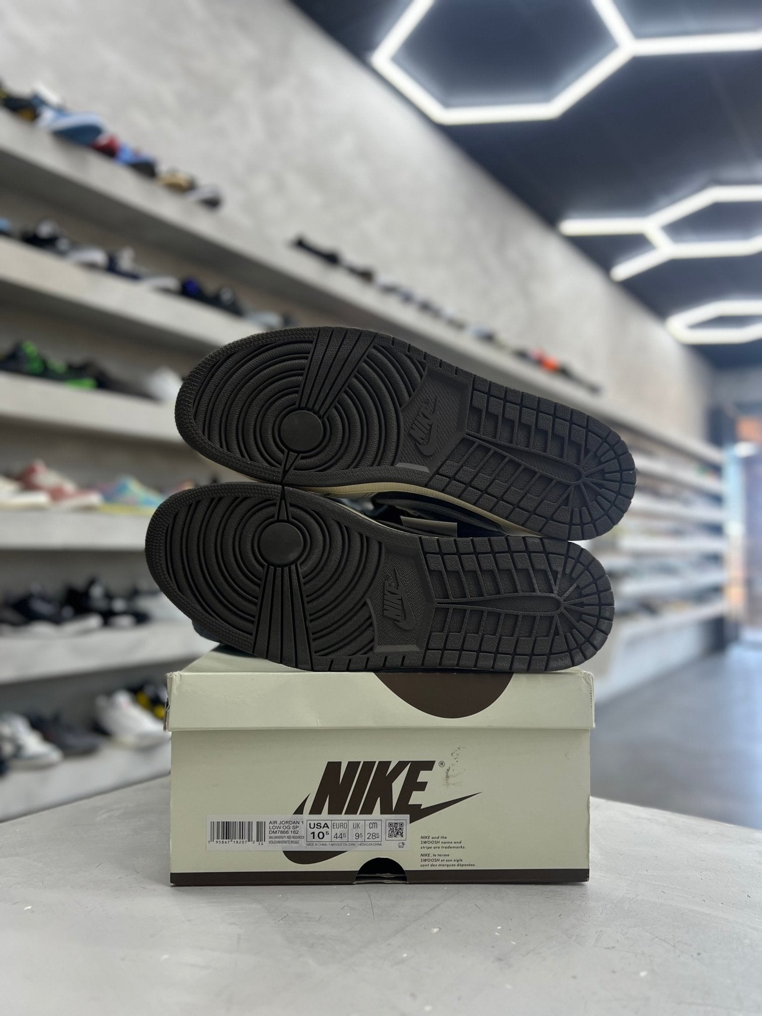 Jordan 1 Retro Low OG SP Travis Scott Reverse Mocha Sz 10.5 (PREOWNED) - Restock AveJordan 1 Retro Low OG SP Travis Scott Reverse Mocha Sz 10.5 (PREOWNED)Restock AveRestock Ave10.585762163Restock Ave
