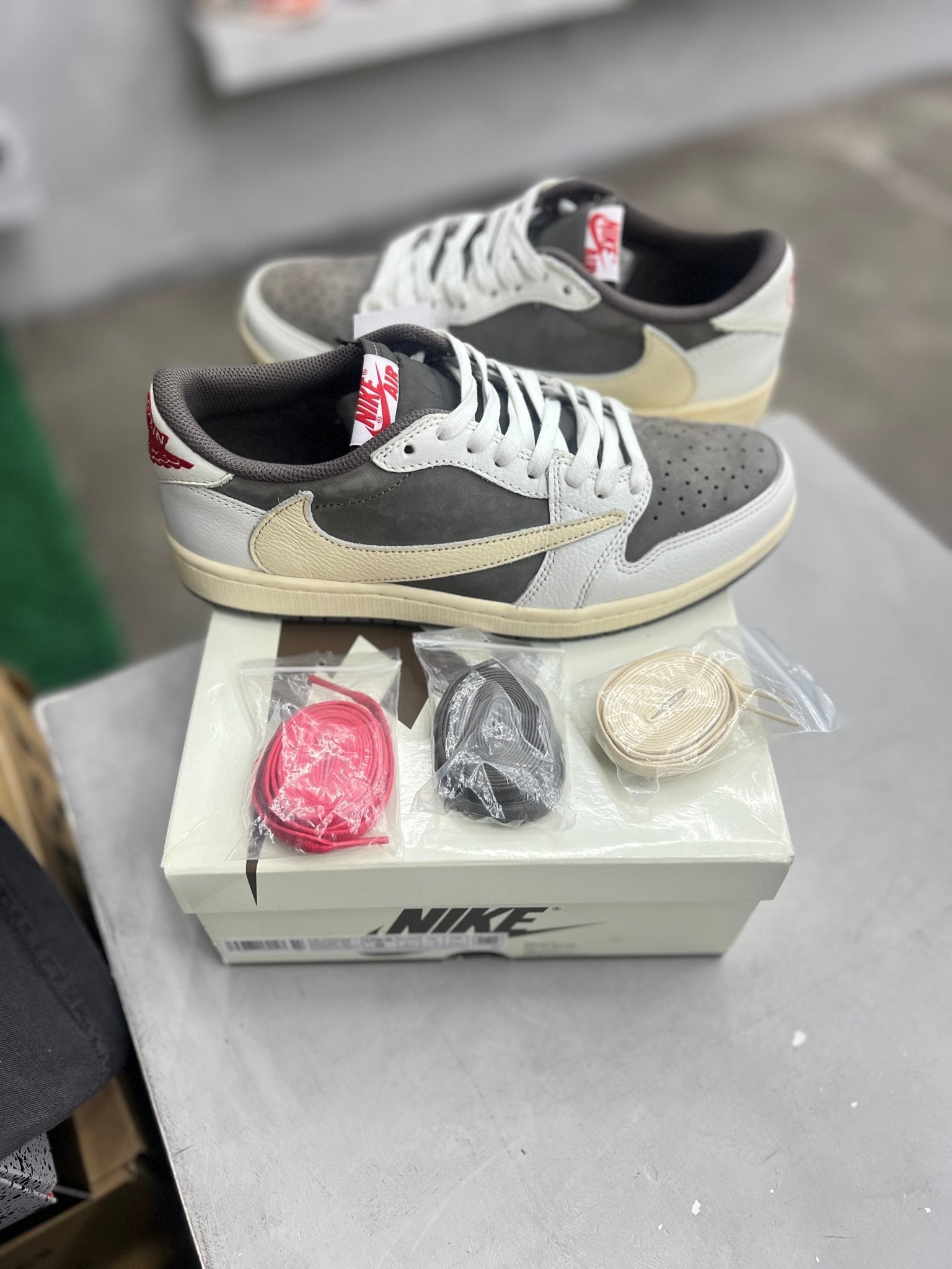 Jordan 1 Retro Low OG SP Travis Scott Reverse Mocha Sz 8 (PREOWNED) - Restock AveJordan 1 Retro Low OG SP Travis Scott Reverse Mocha Sz 8 (PREOWNED)Restock AveRestock Ave8Restock Ave