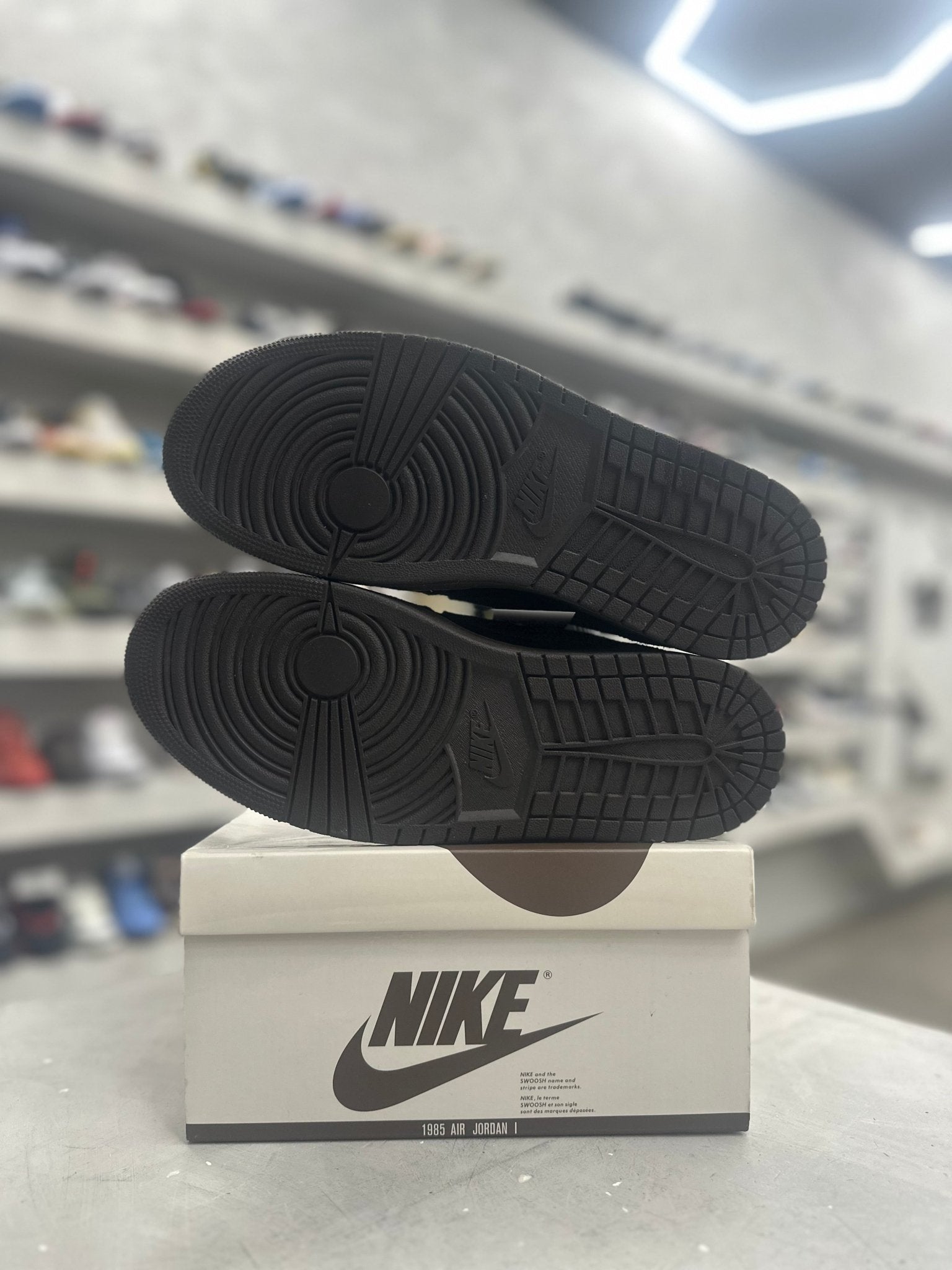 Jordan 1 Retro Low OG SP Travis Scott Velvet Brown Sz 10 (PREOWNED) - Restock AveJordan 1 Retro Low OG SP Travis Scott Velvet Brown Sz 10 (PREOWNED)Restock AveRestock Ave10Restock Ave