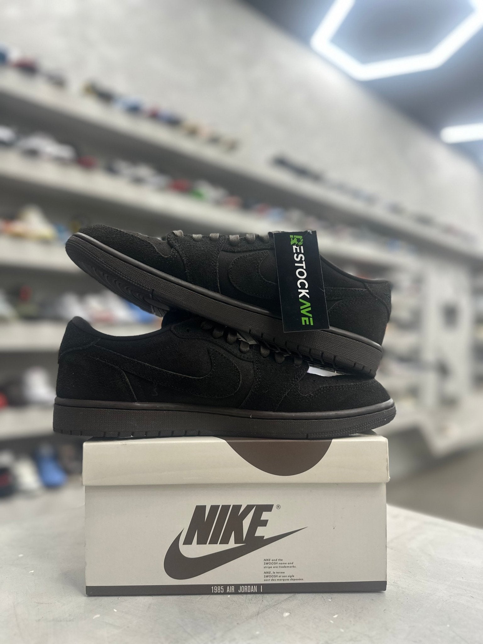 Jordan 1 Retro Low OG SP Travis Scott Velvet Brown Sz 10 (PREOWNED) - Restock AveJordan 1 Retro Low OG SP Travis Scott Velvet Brown Sz 10 (PREOWNED)Restock AveRestock Ave10Restock Ave