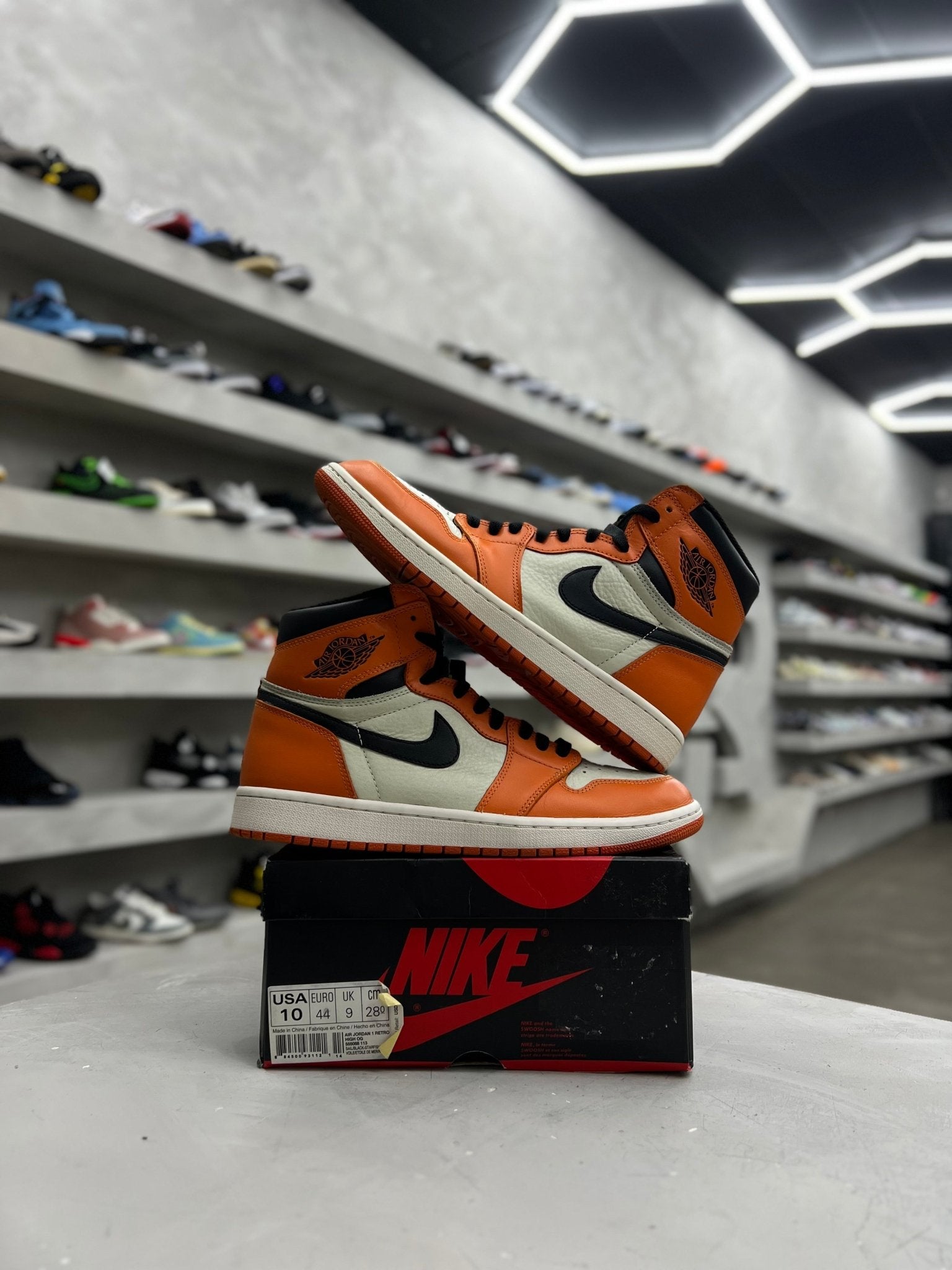 Jordan 1 Retro Reverse Shattered Backboard Sz 10 (PREOWNED) - Restock AveJordan 1 Retro Reverse Shattered Backboard Sz 10 (PREOWNED)Restock AveRestock Ave10Restock Ave