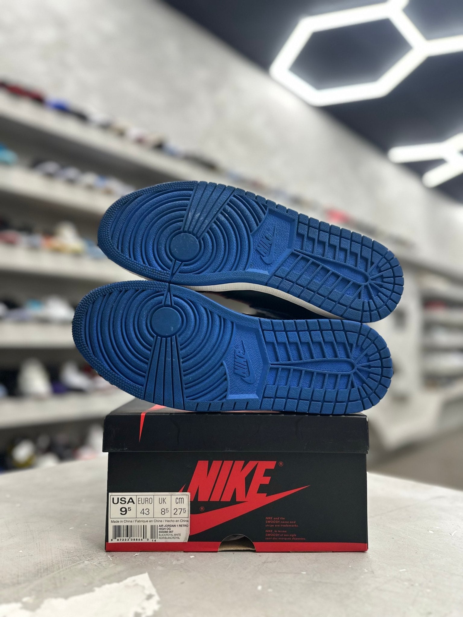 Jordan 1 Retro Royal Sz 9.5 (PREOWNED) - Restock AveJordan 1 Retro Royal Sz 9.5 (PREOWNED)Restock AveRestock Ave9.5Restock Ave