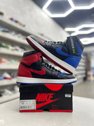 Jordan 1 Retro Top 3 Sz 10 (PREOWNED) - Restock AveJordan 1 Retro Top 3 Sz 10 (PREOWNED)Restock AveRestock Ave1039614835Restock Ave