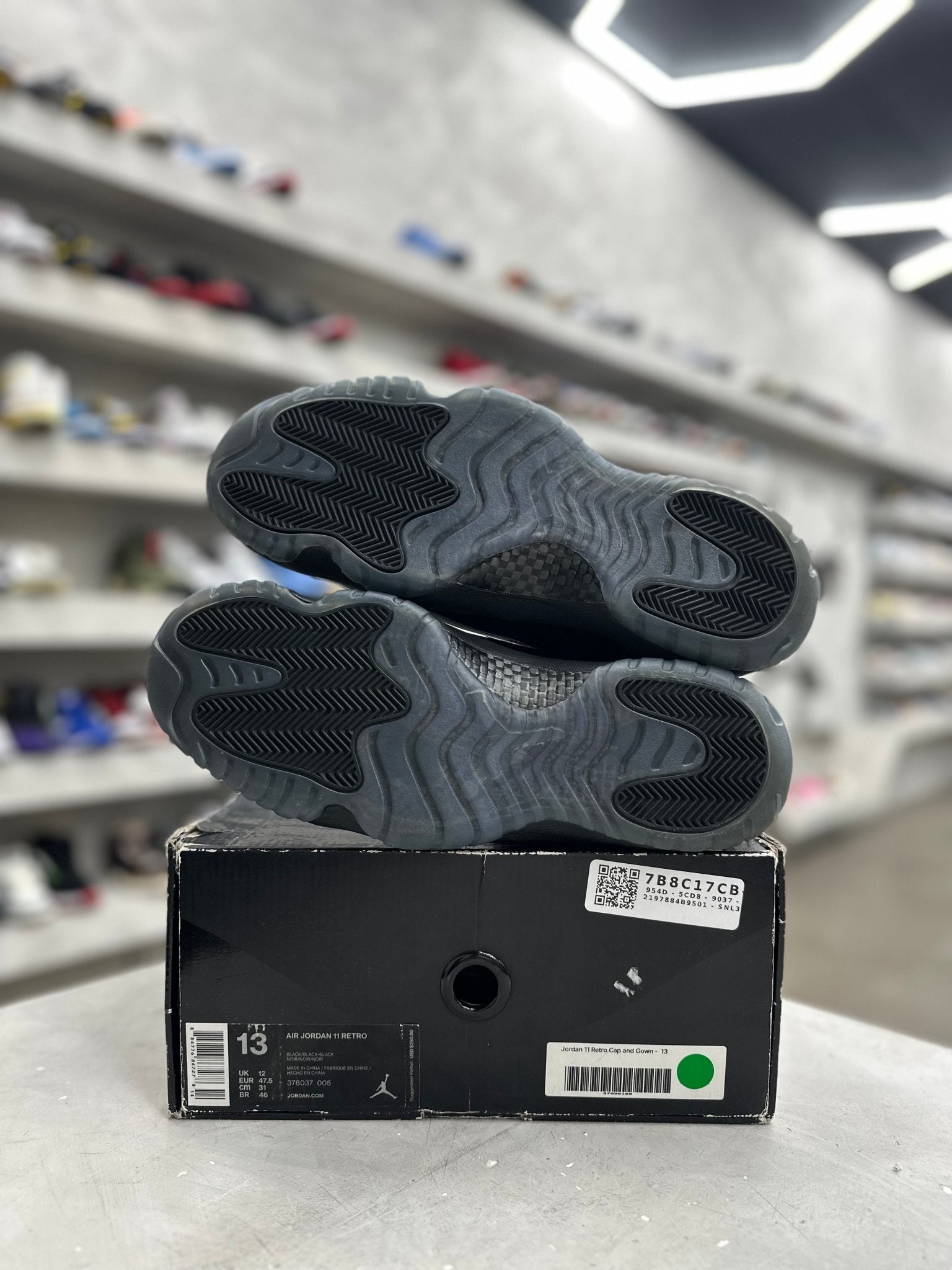 Jordan 11 Retro Cap and Gown Sz 13 (PREOWNED) - Restock AveJordan 11 Retro Cap and Gown Sz 13 (PREOWNED)Restock AveRestock Ave13Restock Ave