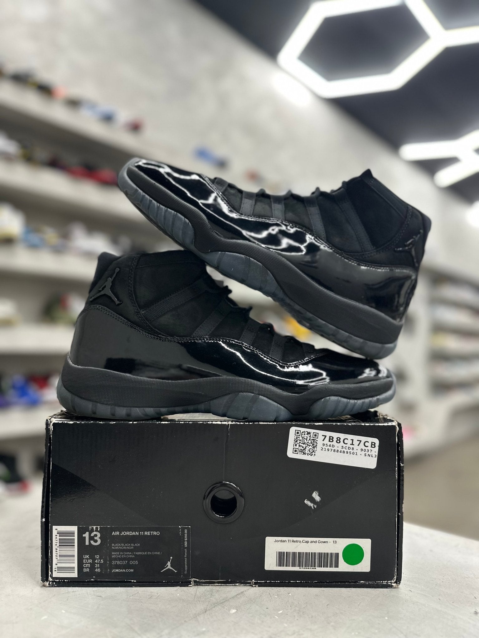 Jordan 11 Retro Cap and Gown Sz 13 (PREOWNED) - Restock AveJordan 11 Retro Cap and Gown Sz 13 (PREOWNED)Restock AveRestock Ave13Restock Ave