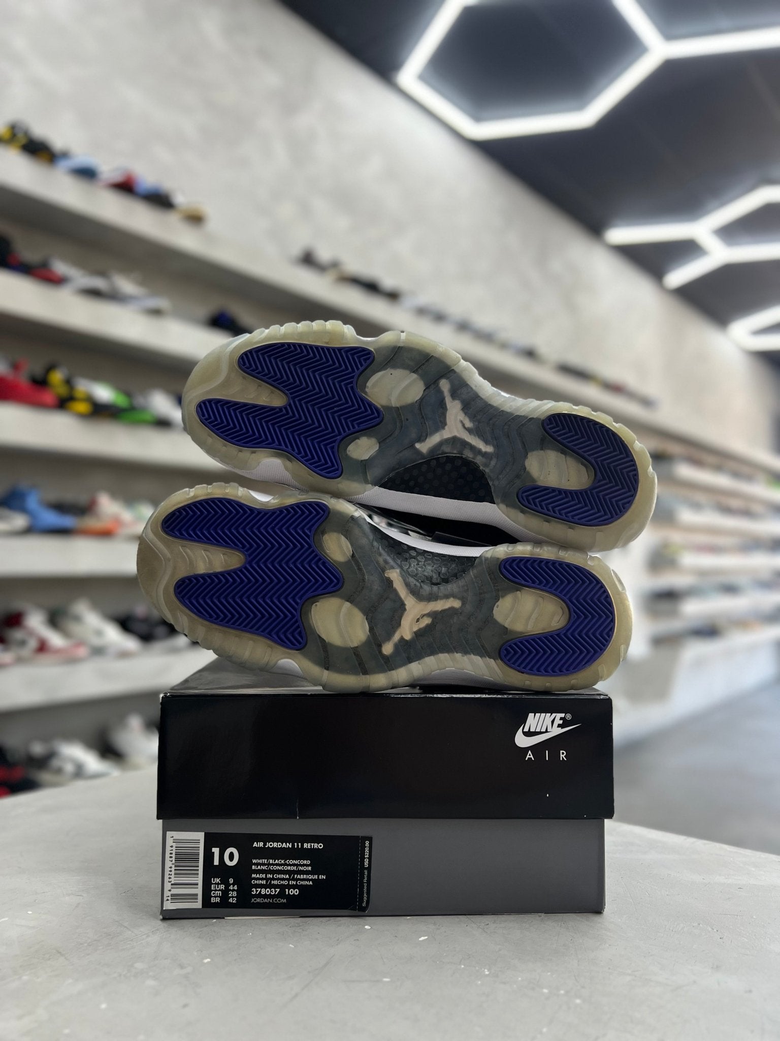 Jordan 11 Retro Concord Sz 10 (PREOWNED) - Restock AveJordan 11 Retro Concord Sz 10 (PREOWNED)Restock AveRestock Ave1006673779Restock Ave