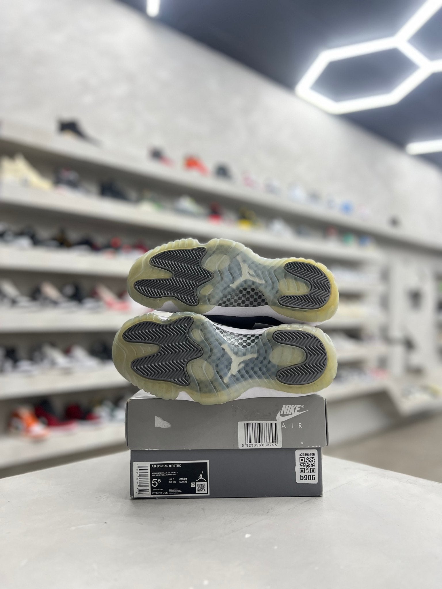 Jordan 11 Retro Cool Grey Sz 5.5 (PREOWNED) - Restock AveJordan 11 Retro Cool Grey Sz 5.5 (PREOWNED)Restock AveRestock Ave5.5YRestock Ave