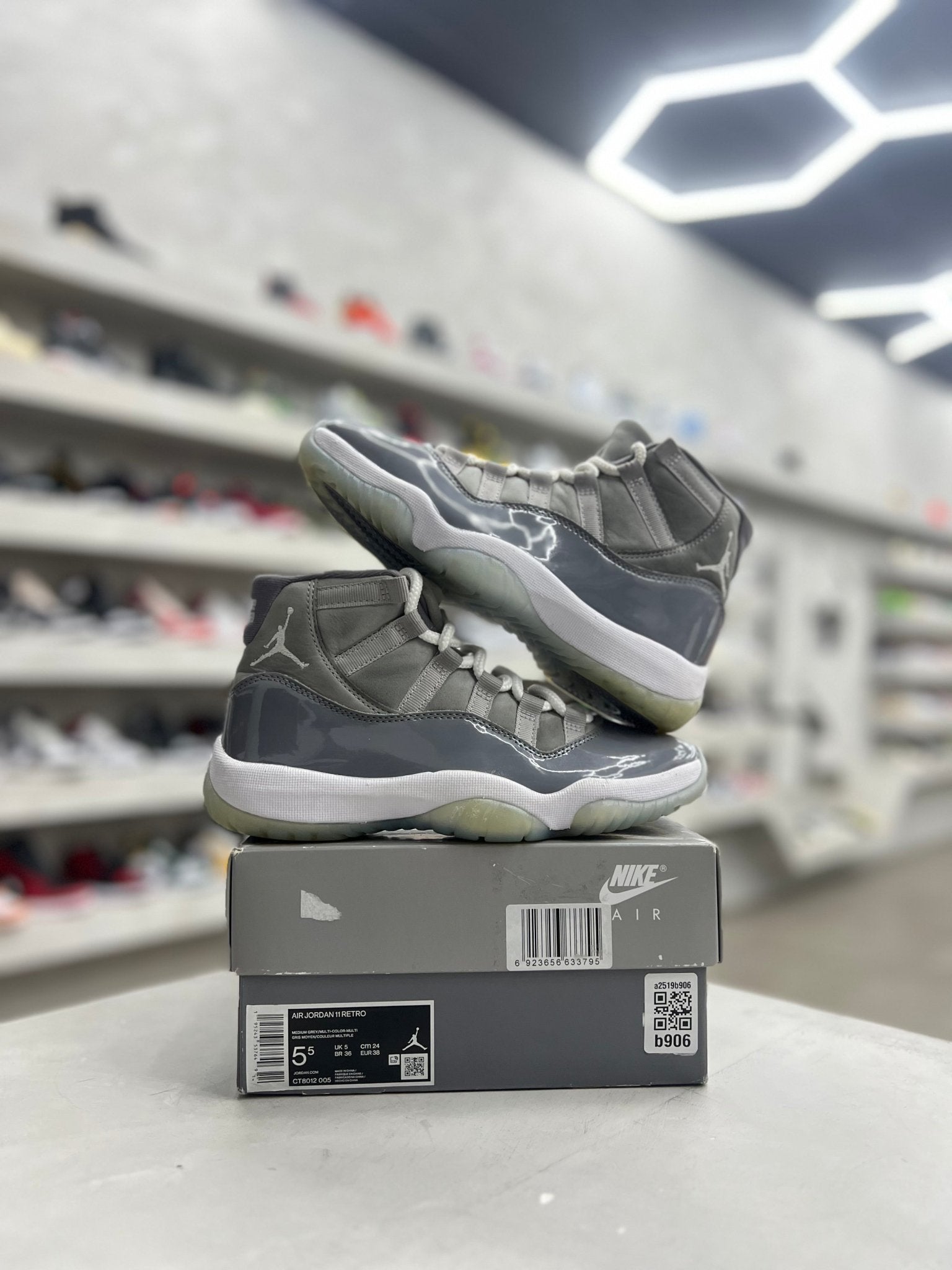 Jordan 11 Retro Cool Grey Sz 5.5 (PREOWNED) - Restock AveJordan 11 Retro Cool Grey Sz 5.5 (PREOWNED)Restock AveRestock Ave5.5YRestock Ave