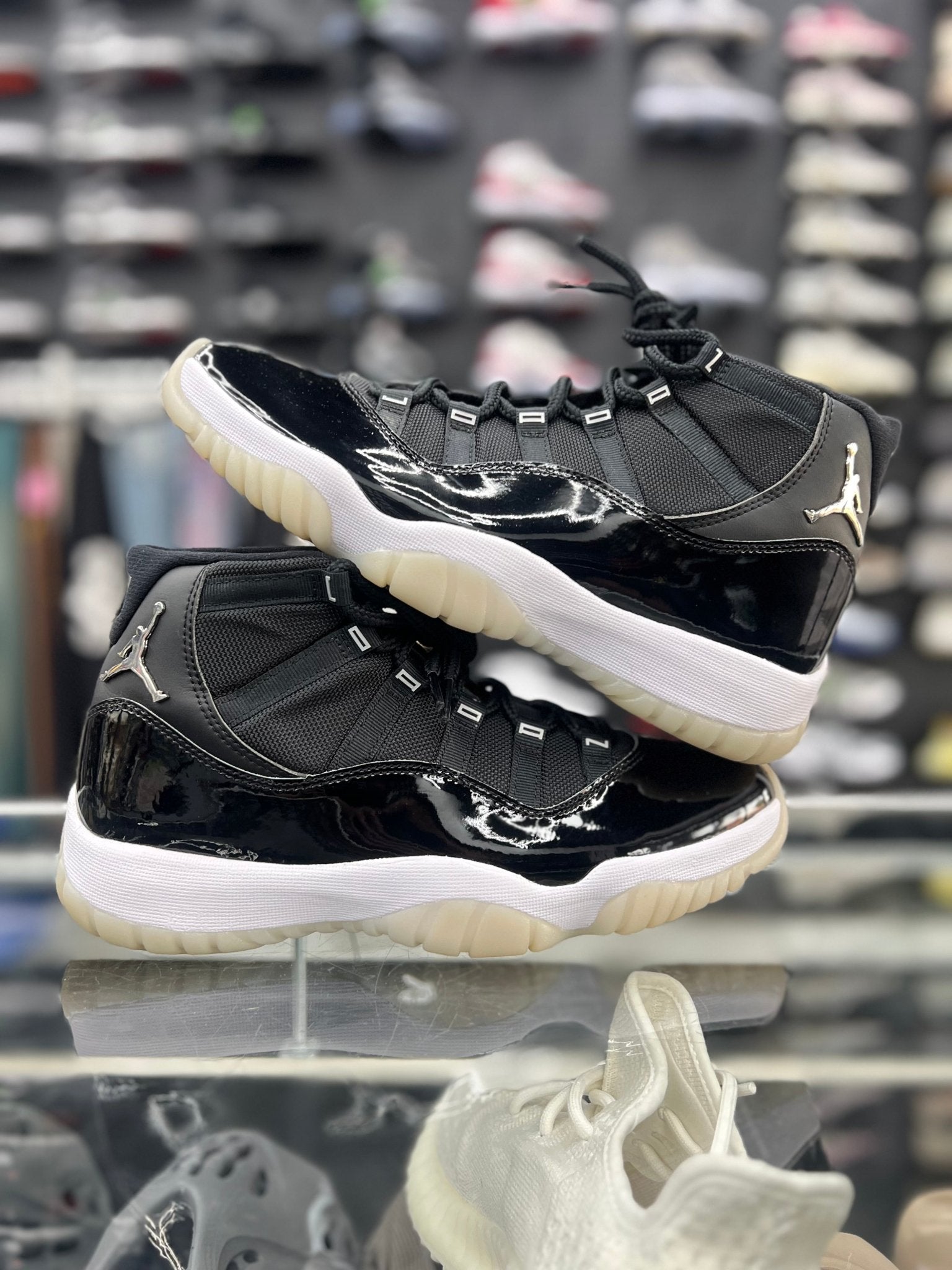 Jordan 11 - Restock Ave