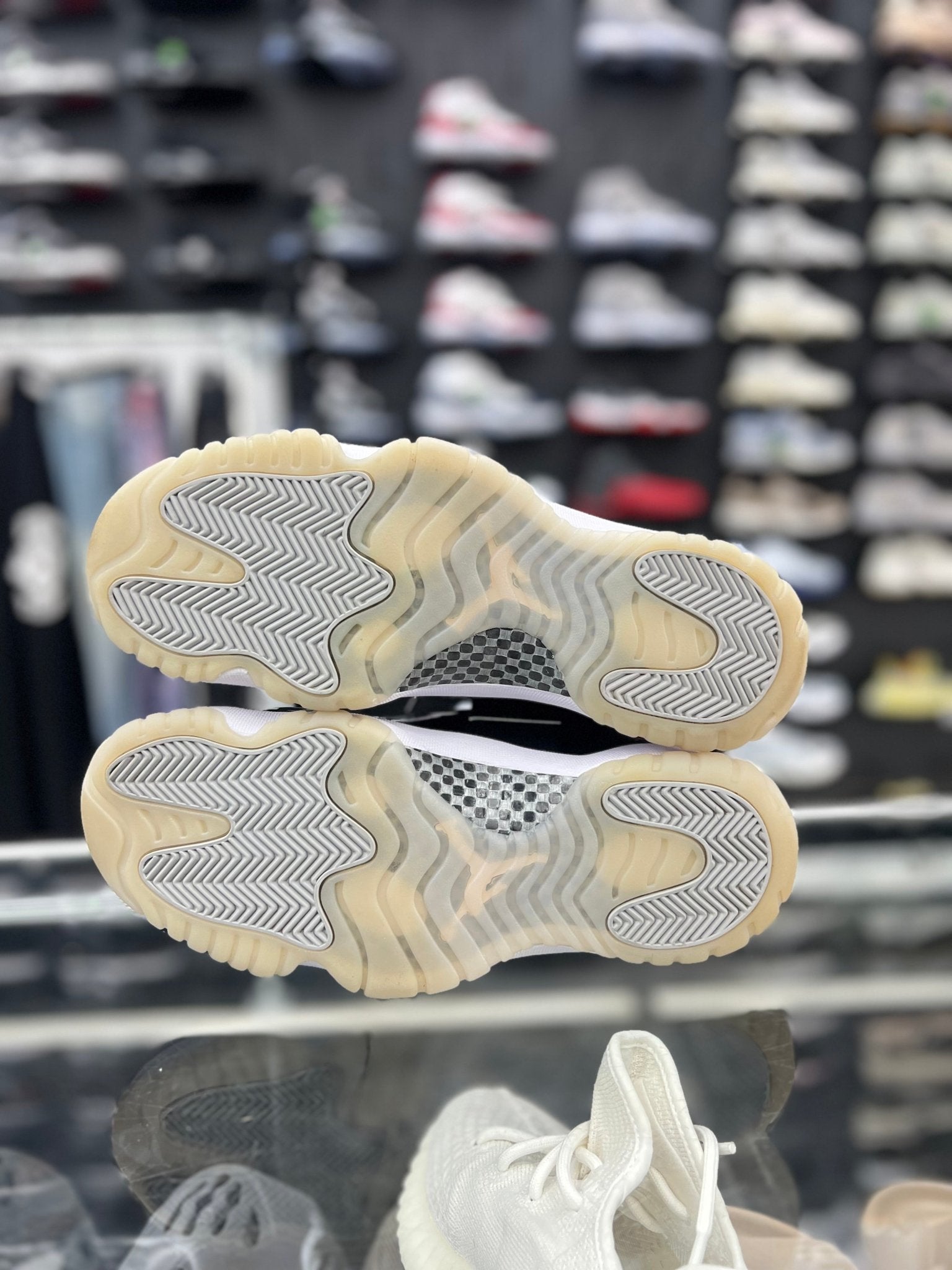 Jordan 11 Retro Jubilee 25th Anniversary Sz 9 (PREOWNED) (no box