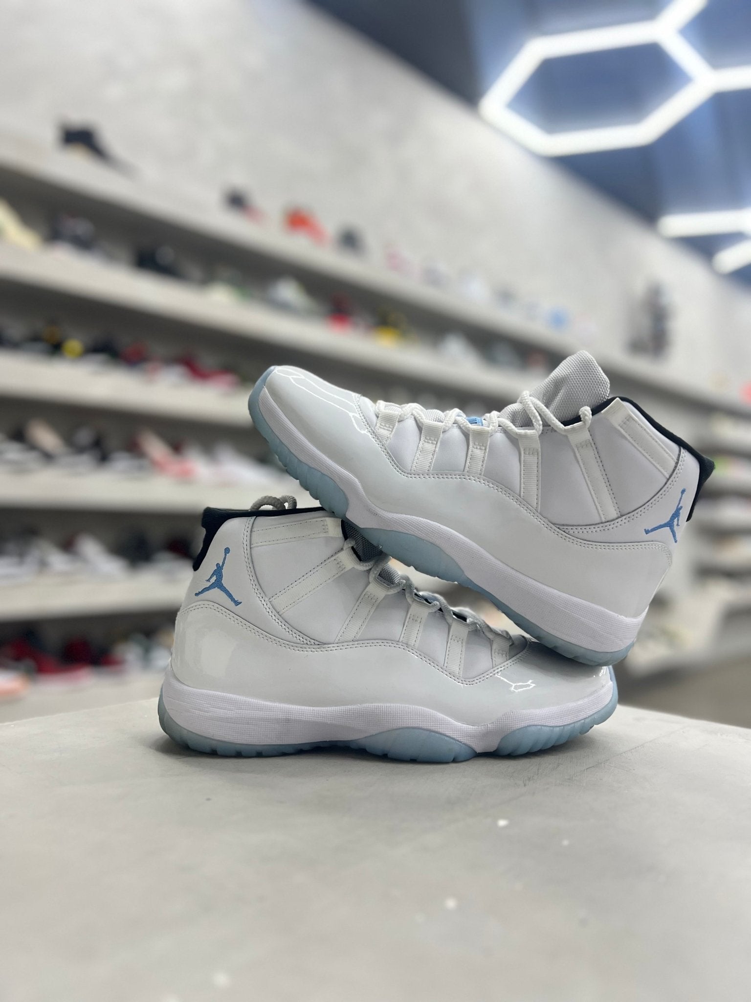 Jordan 11 Retro Legend Blue Sz 10 (PREOWNED) (NO BOX) - Restock AveJordan 11 Retro Legend Blue Sz 10 (PREOWNED) (NO BOX)Restock AveRestock Ave10Restock Ave