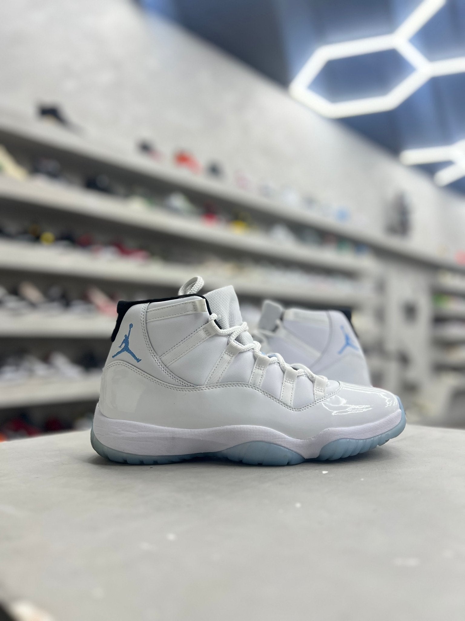 Jordan 11 Retro Legend Blue Sz 10 (PREOWNED) (NO BOX) - Restock AveJordan 11 Retro Legend Blue Sz 10 (PREOWNED) (NO BOX)Restock AveRestock Ave10Restock Ave
