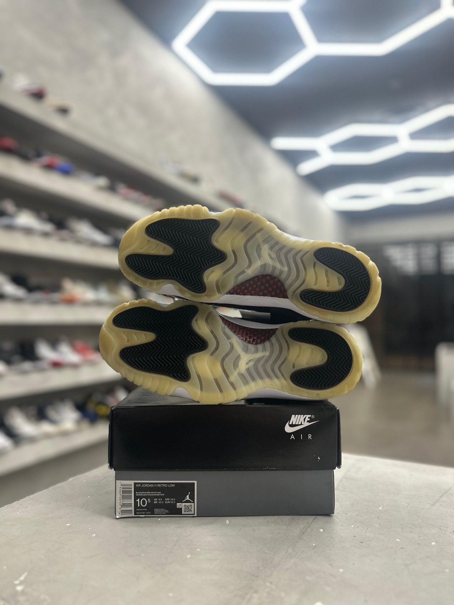 Jordan 11 Retro Low 72-10 Sz 10.5 (PREOWNED) - Restock AveJordan 11 Retro Low 72-10 Sz 10.5 (PREOWNED)Restock AveRestock Ave10.5Restock Ave
